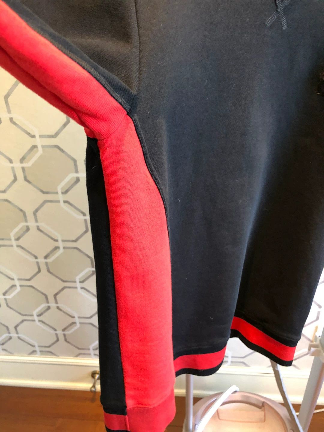 Alexander McQueen Alexander McQueen Black Red Asymmetric Sweater Size US S / EU 44-46 / 1 - 4 Thumbnail