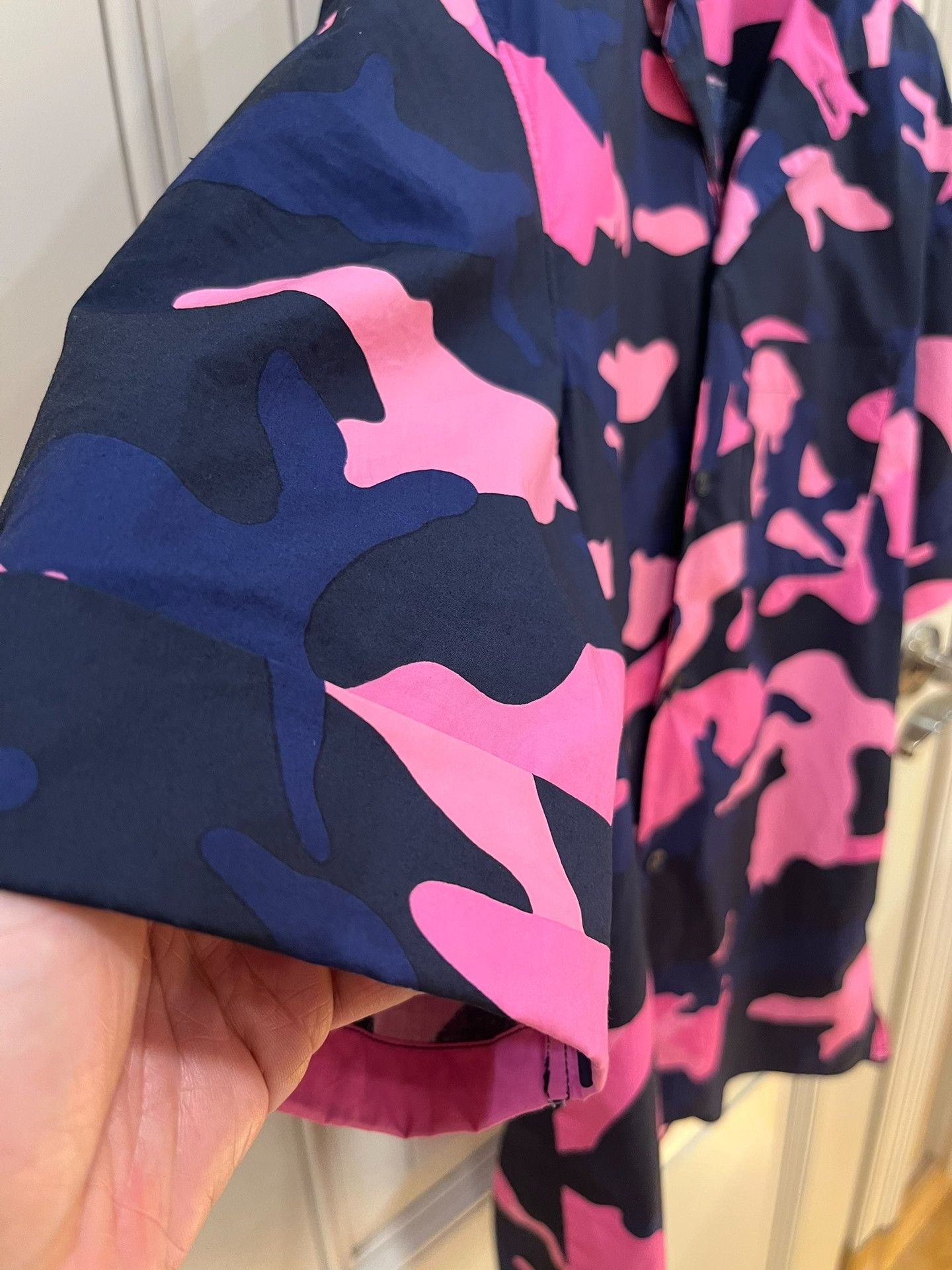 Valentino Valentino Pink Navy Camo Hawaiian Shirt Size US S / EU 44-46 / 1 - 7 Thumbnail