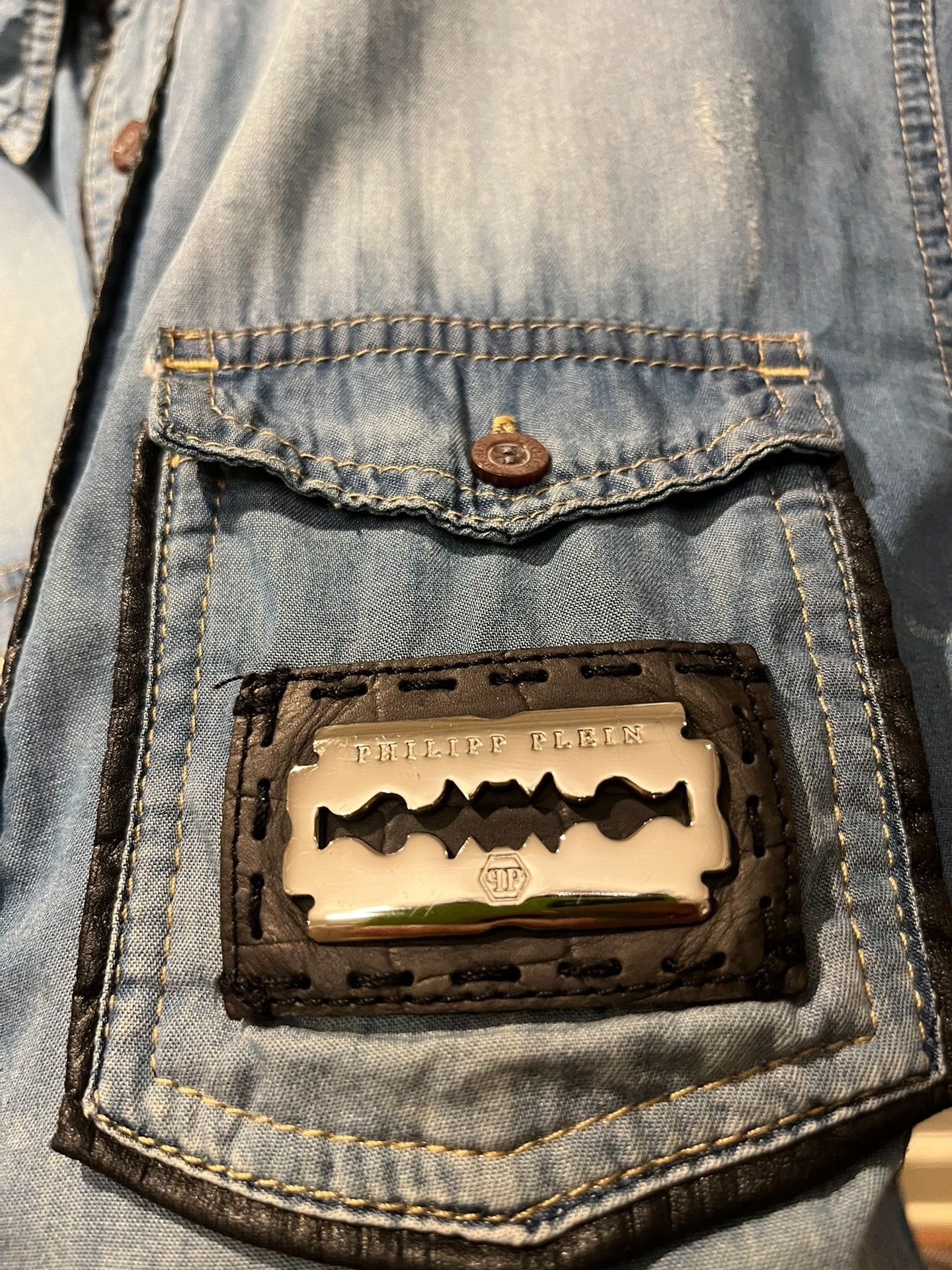 Philipp Plein Philipp Plein Light Blue Skull Denim Shirt Size US M / EU 48-50 / 2 - 3 Thumbnail
