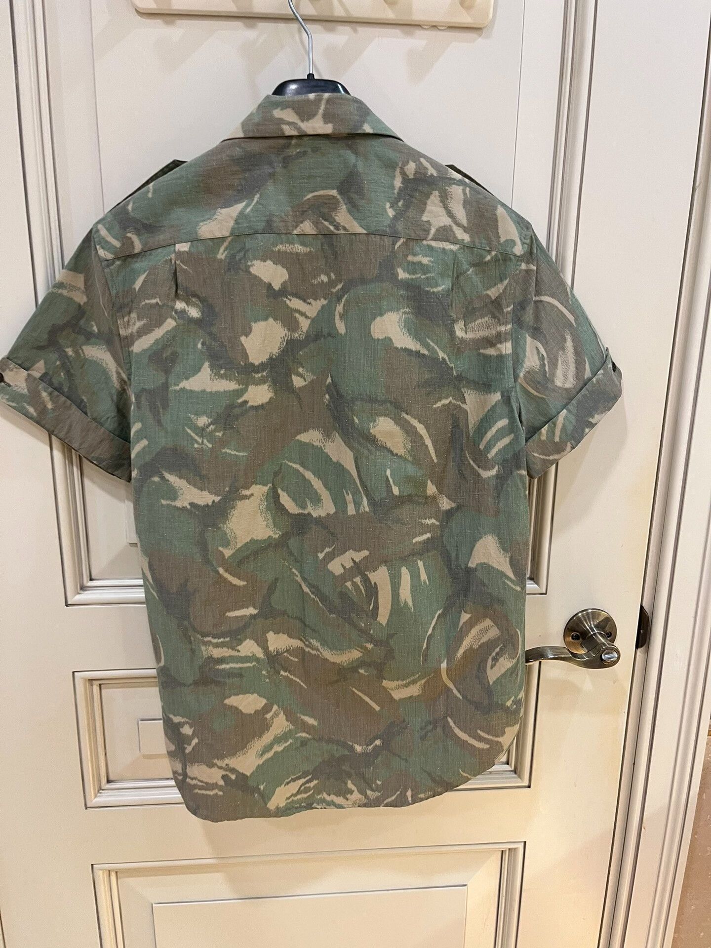 Saint Laurent Paris Saint Laurent Camo Green Short-Sleeve Shirt Size US M / EU 48-50 / 2 - 4 Thumbnail