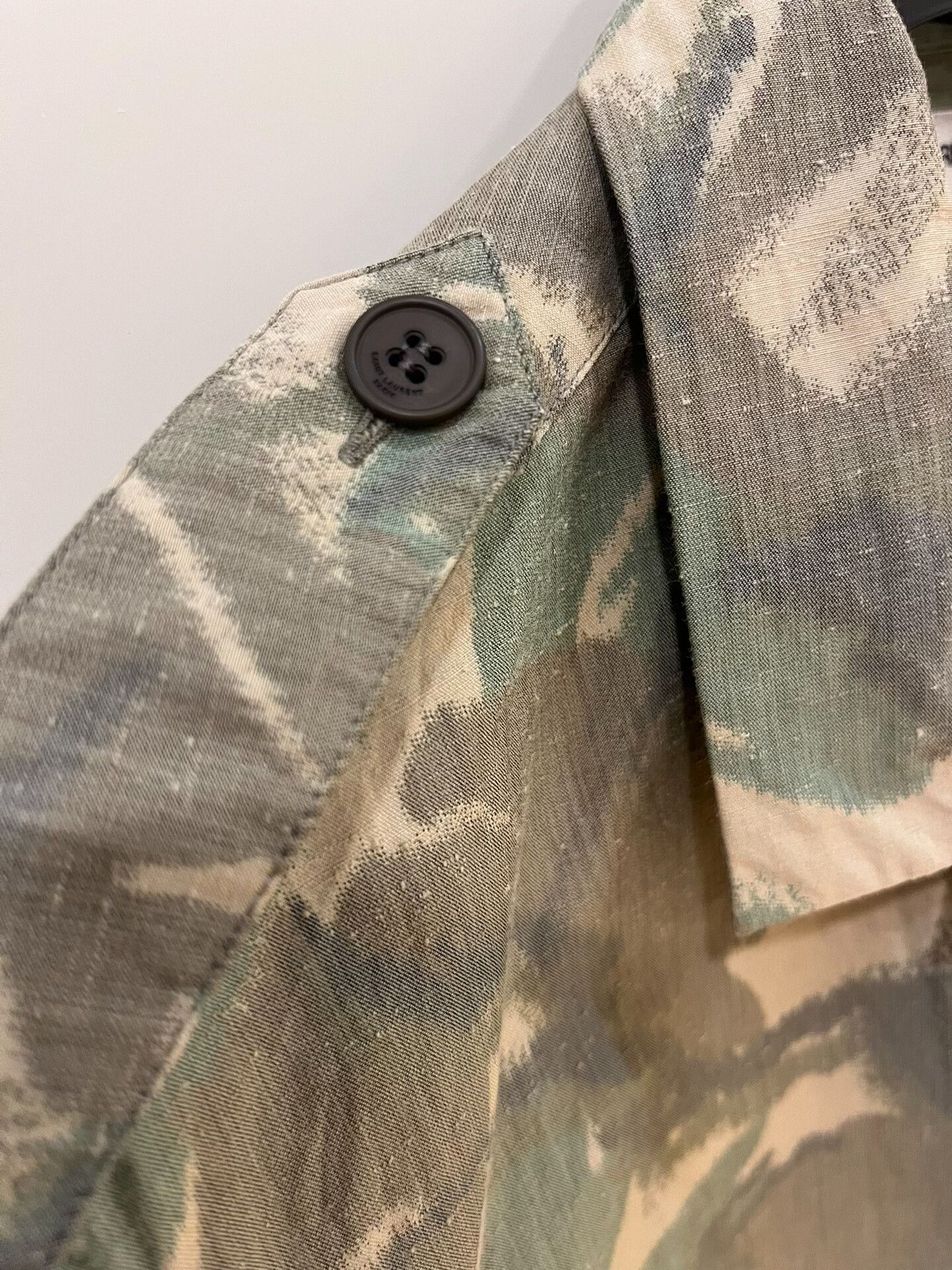 Saint Laurent Paris Saint Laurent Camo Green Short-Sleeve Shirt Size US M / EU 48-50 / 2 - 9 Thumbnail