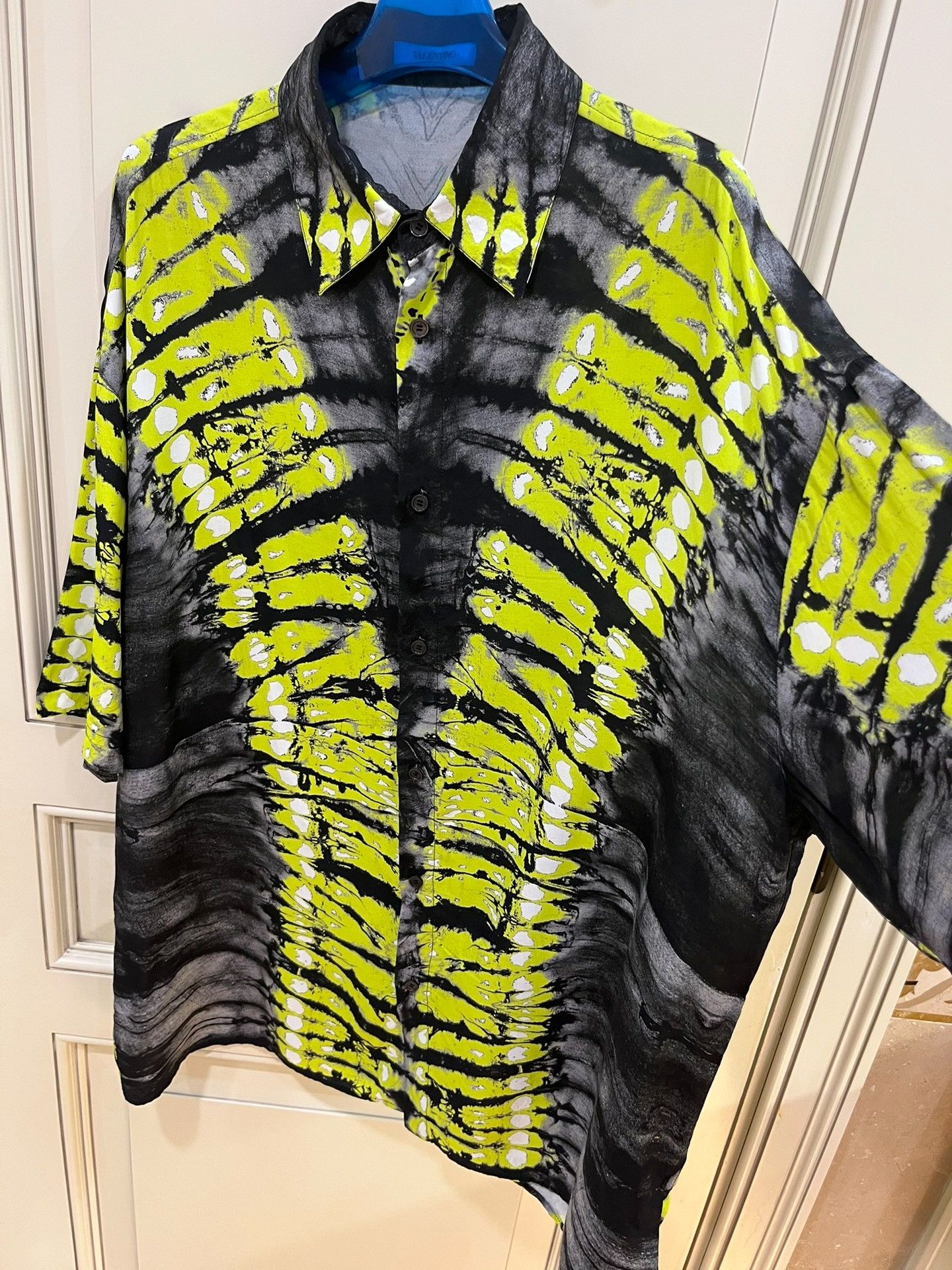 Valentino Valentino Fluorescent Green Butterfly Print Shirt Size US M / EU 48-50 / 2 - 9 Thumbnail