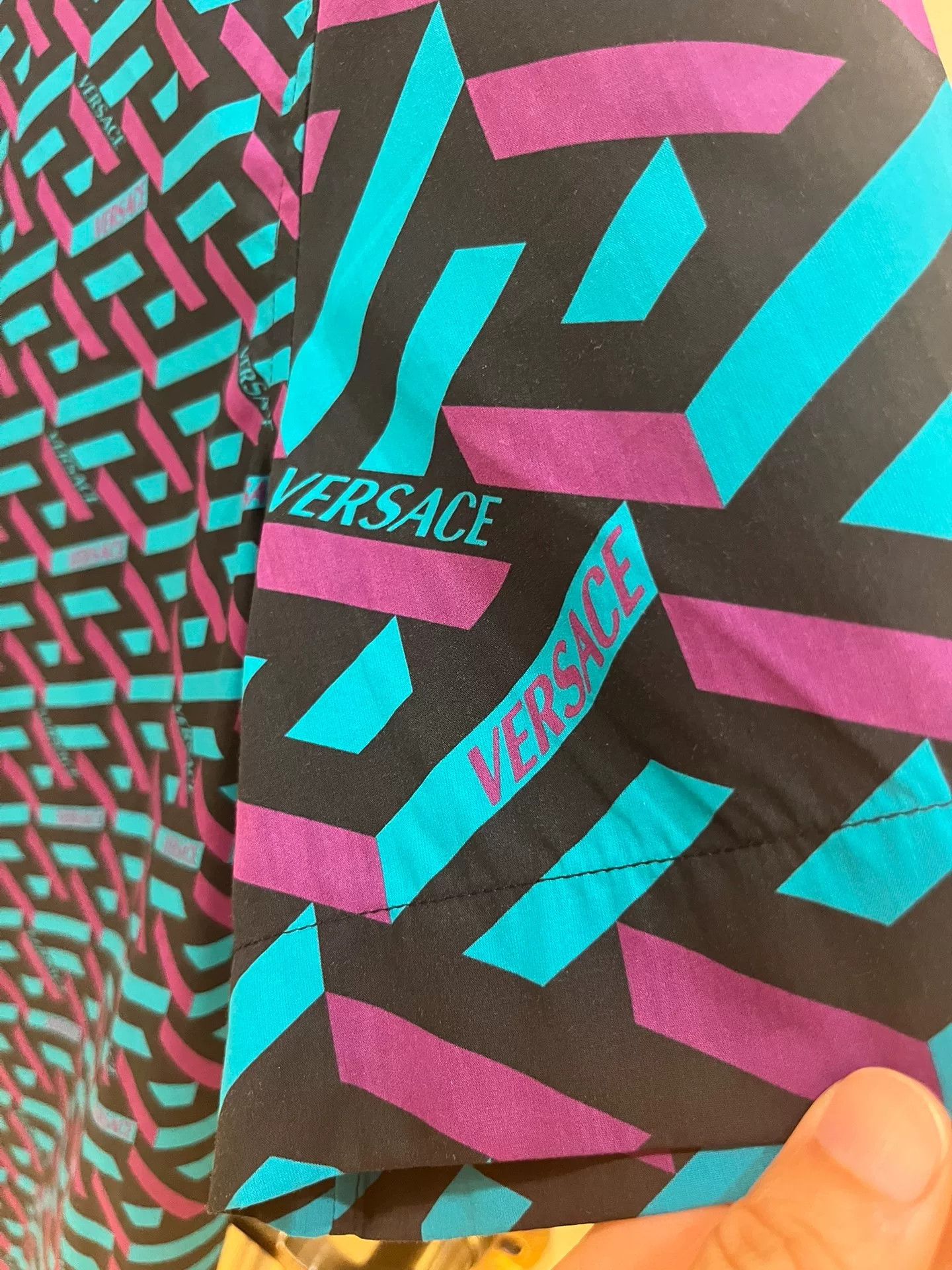 Versace Versace Greca Print Short Sleeve Shirt Size US S / EU 44-46 / 1 - 7 Thumbnail