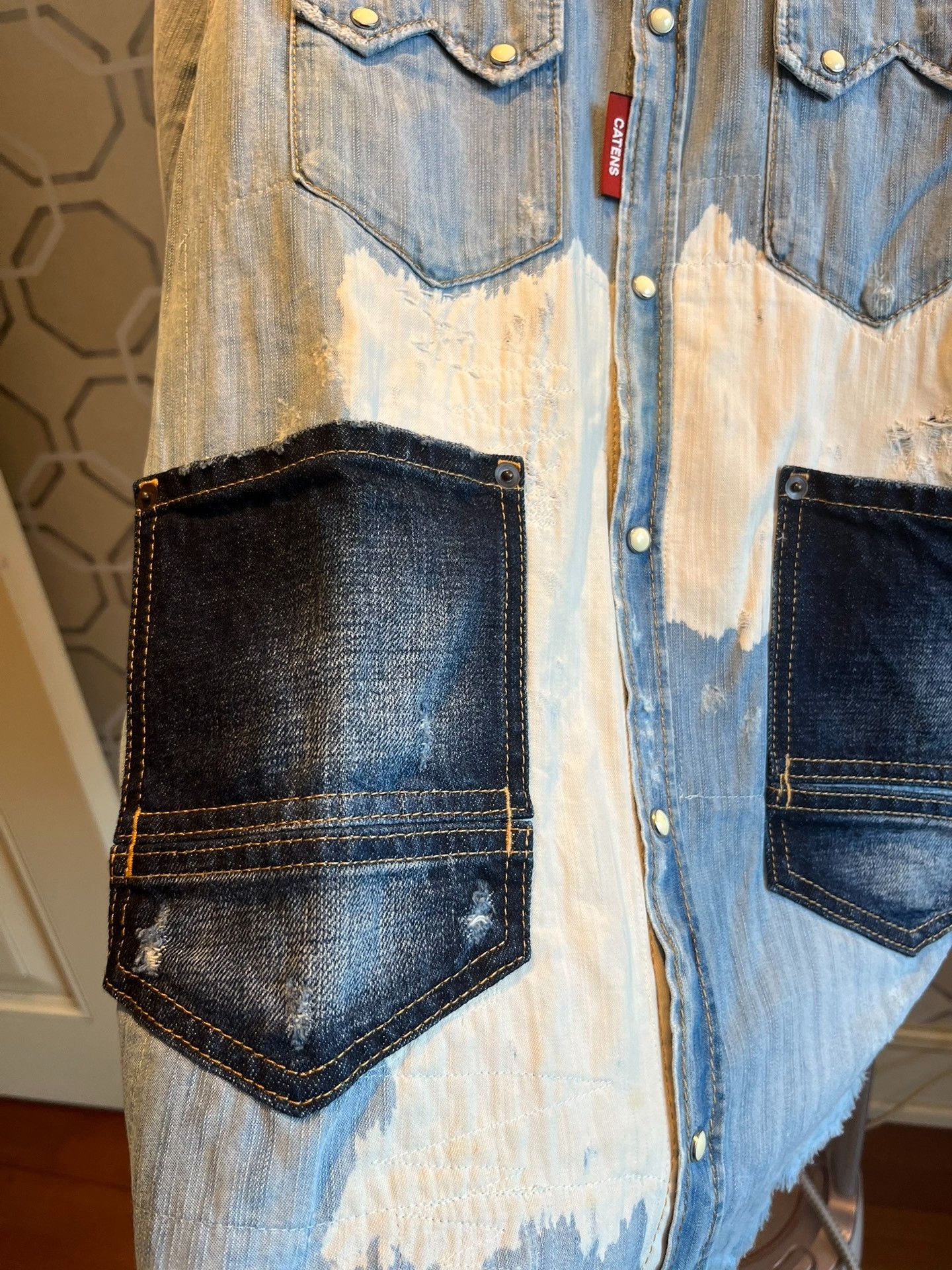 Dsquared2 Dsquared2 D2 Washed Distressed Denim Shirt Size US S / EU 44-46 / 1 - 8 Thumbnail