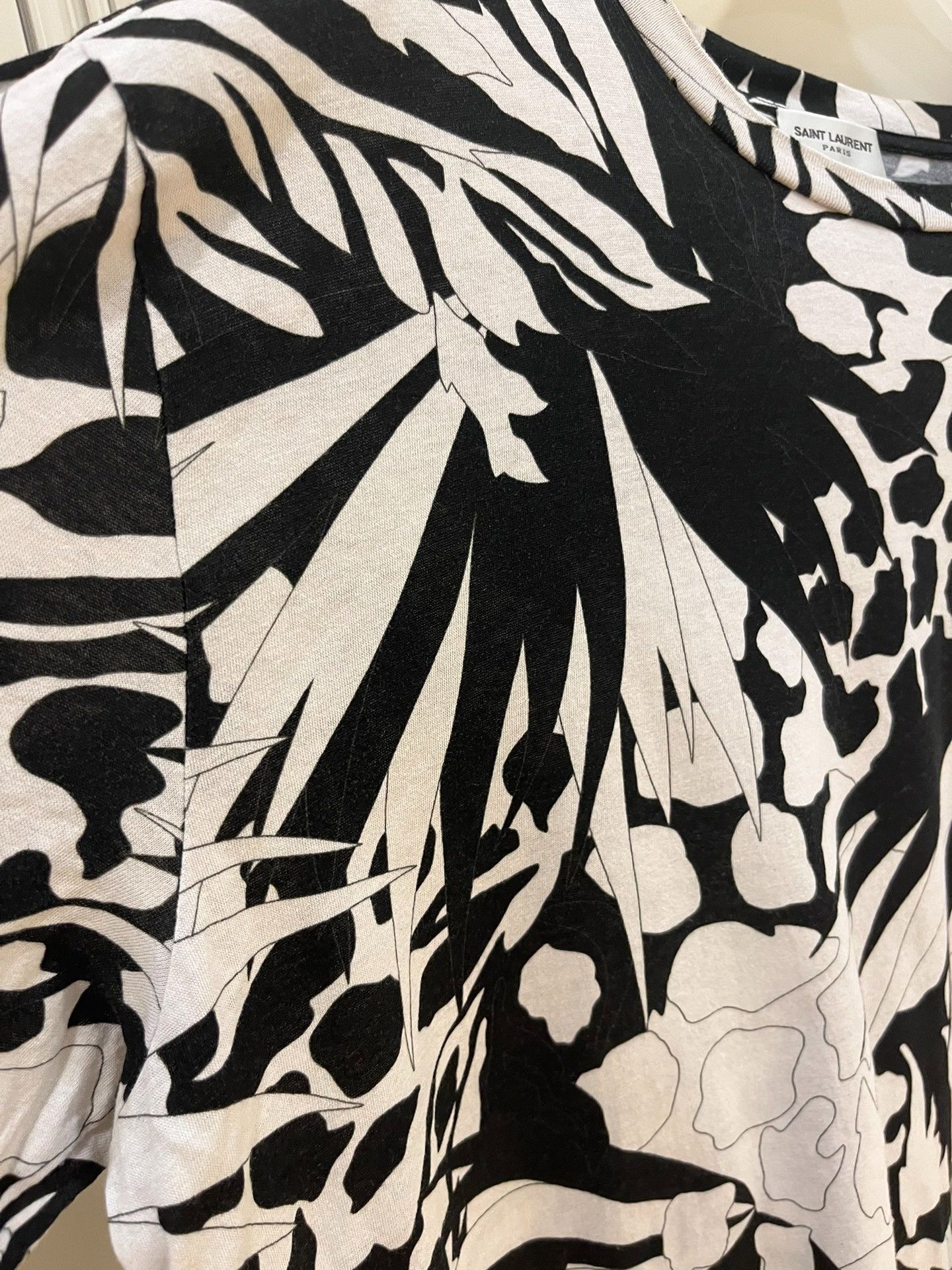Saint Laurent Paris Saint Laurent Tropical Print T-Shirt Size US M / EU 48-50 / 2 - 3 Thumbnail