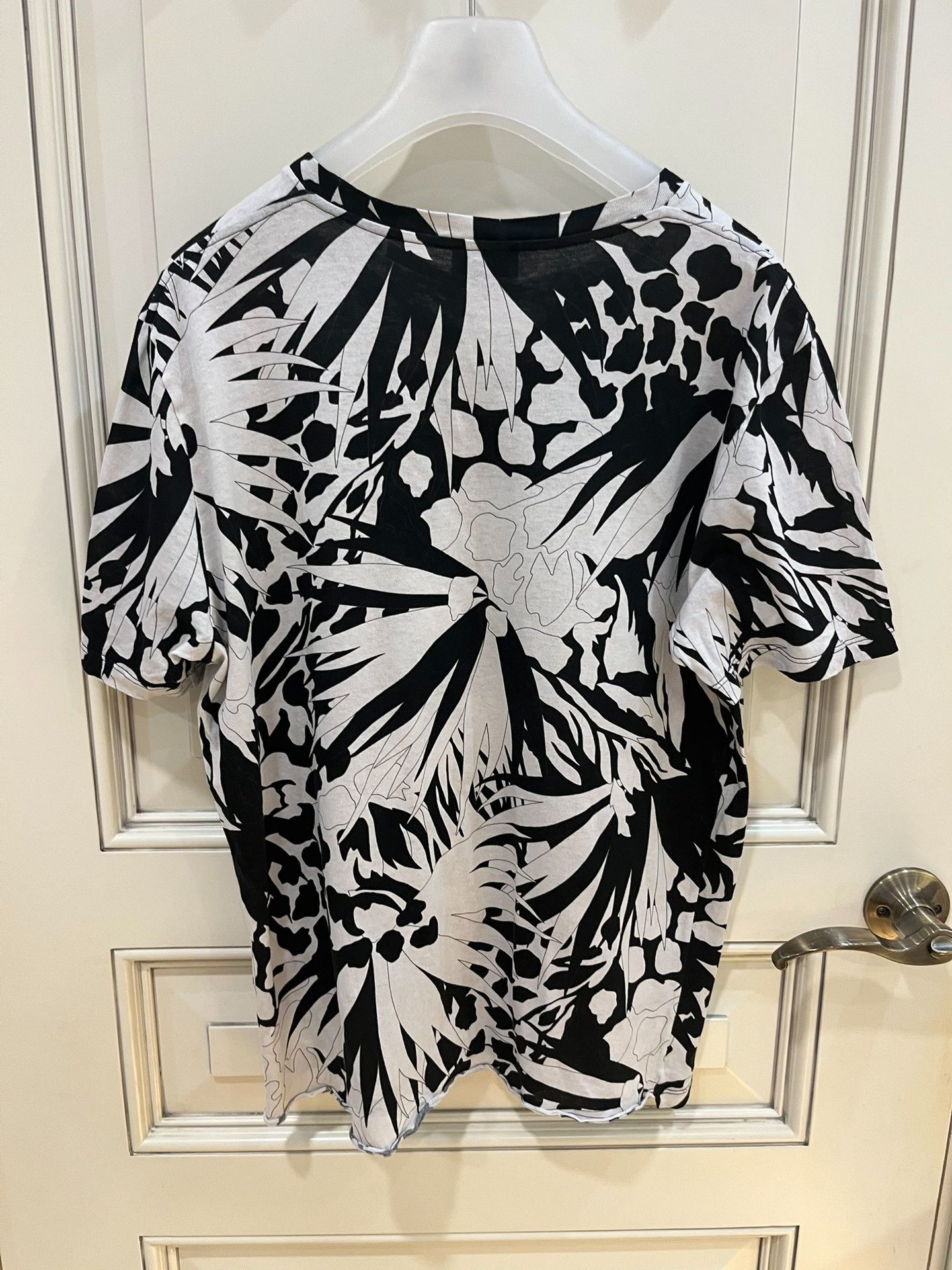 Saint Laurent Paris Saint Laurent Tropical Print T-Shirt Size US M / EU 48-50 / 2 - 7 Thumbnail