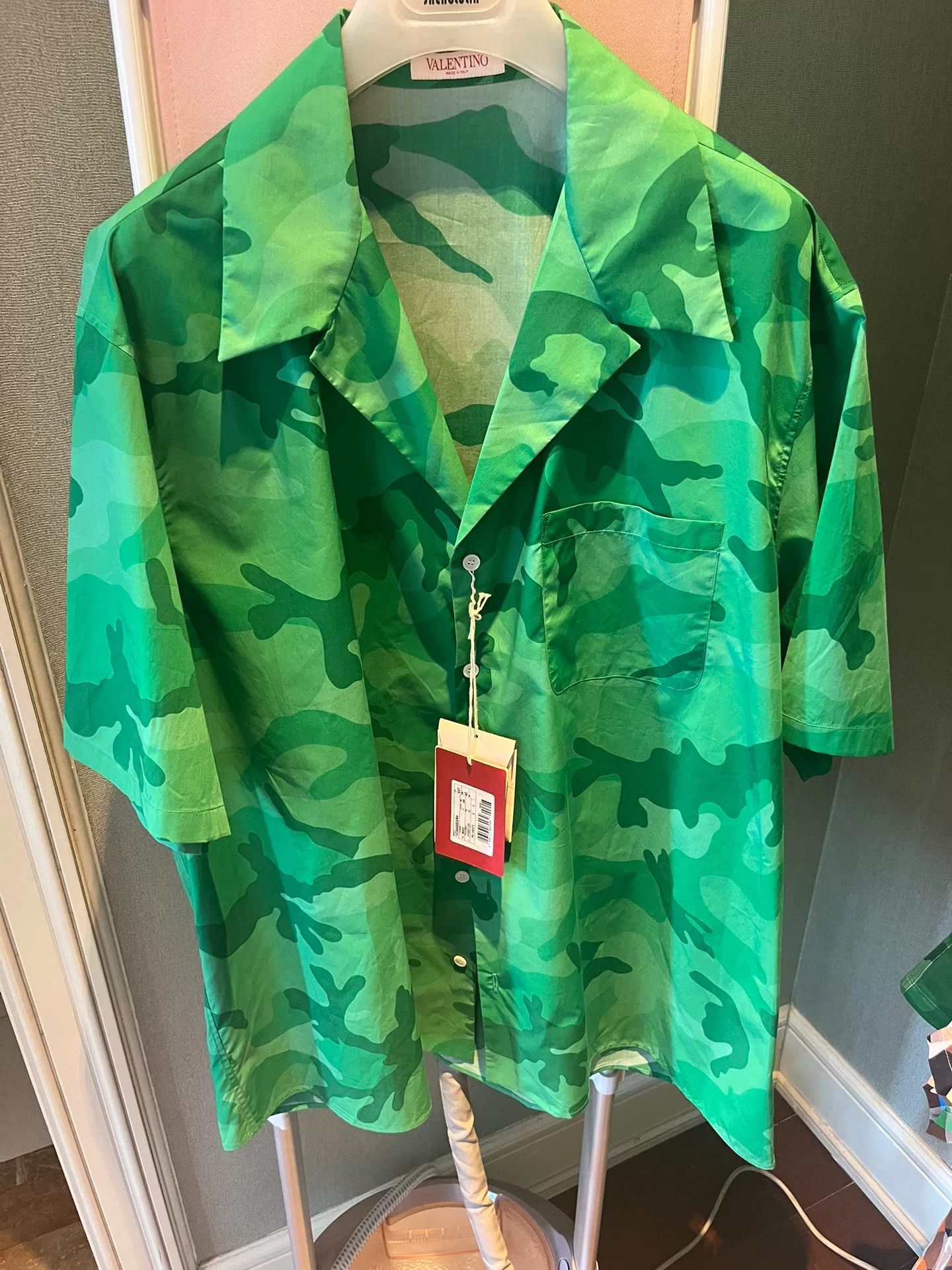 Valentino Valentino Green Camouflage Short-Sleeve Shirt Size US M / EU 48-50 / 2 - 8 Thumbnail