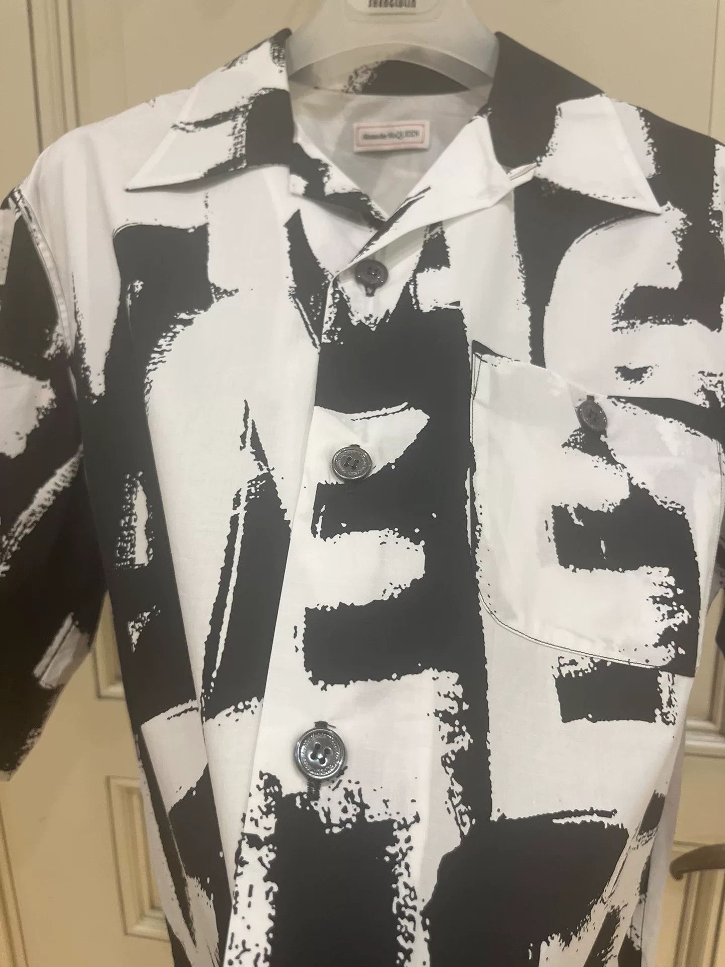 Alexander McQueen Alexander McQueen Graffiti Short Sleeve Shirt Size US XXS / EU 40 - 7 Thumbnail