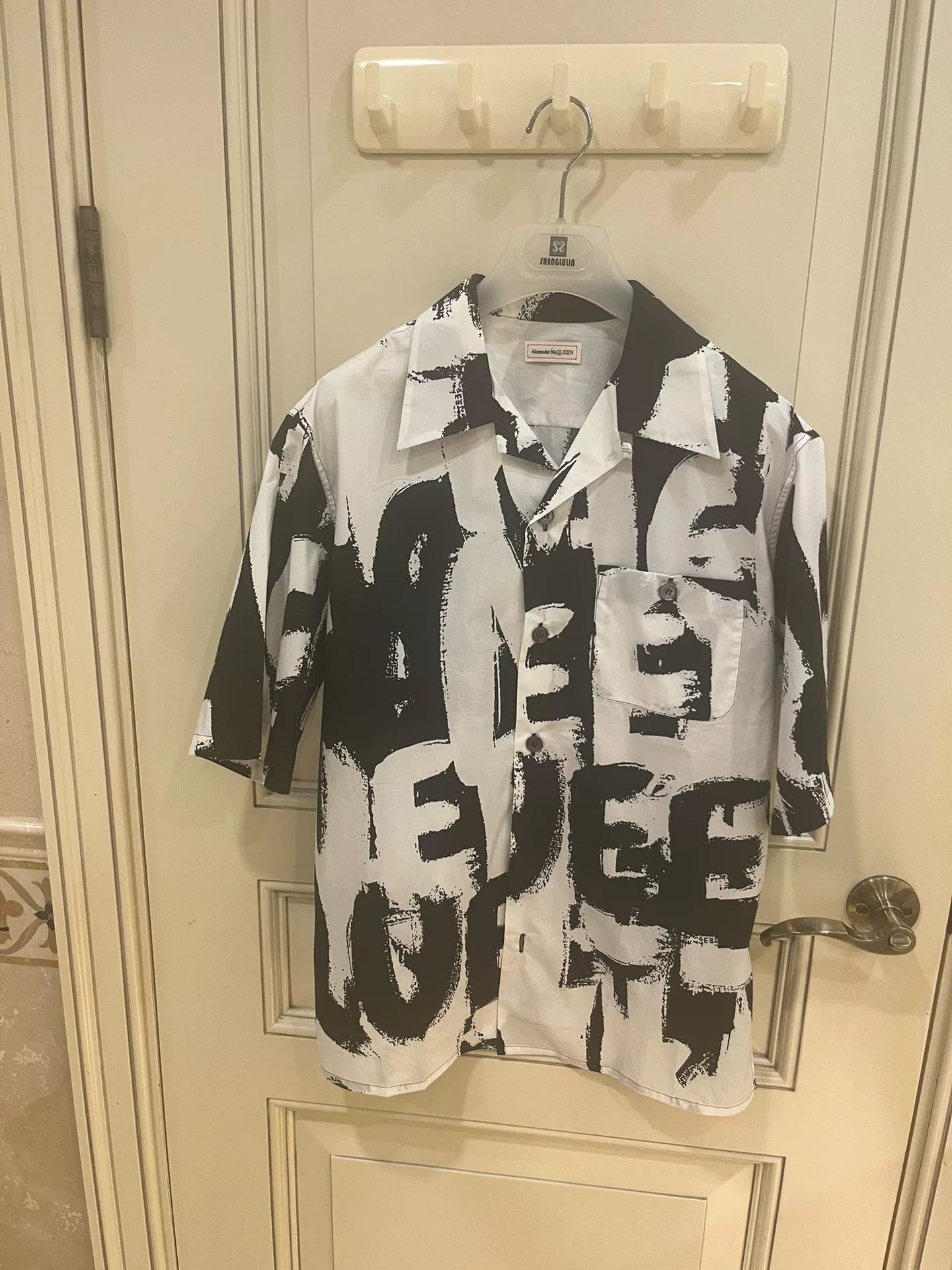 Alexander McQueen Alexander McQueen Graffiti Short Sleeve Shirt Size US XXS / EU 40 - 3 Thumbnail