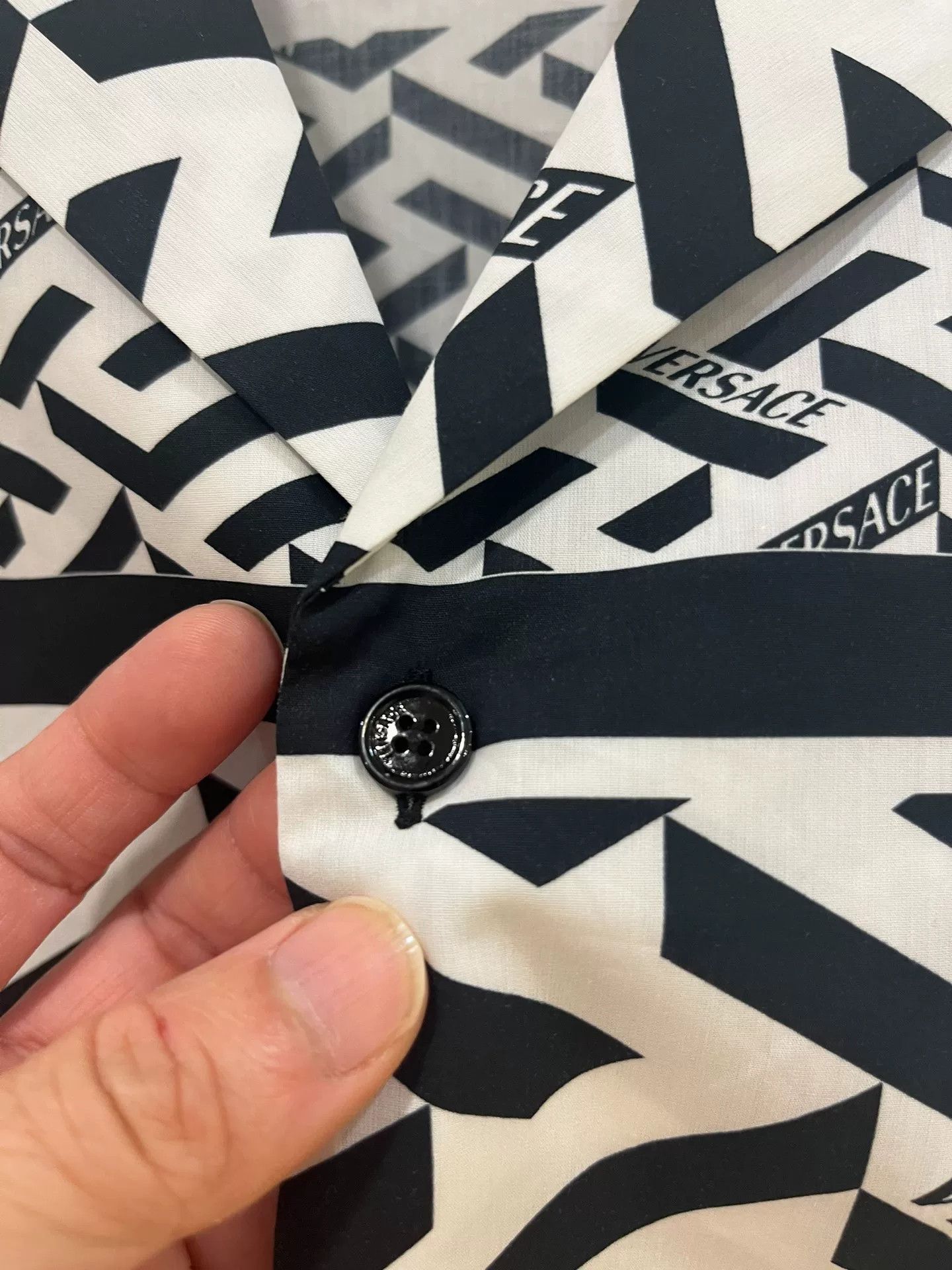 Versace Versace Greca Print Classic Shirt Size US S / EU 44-46 / 1 - 7 Thumbnail