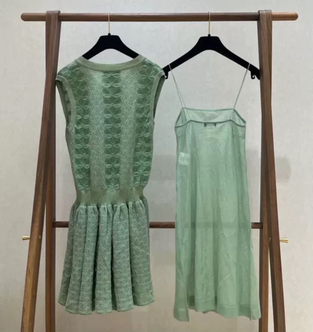 Chanel Chanel Gold Thread Green Fitted Dress Size XS / US 0-2 / IT 36-38 - 4 Thumbnail