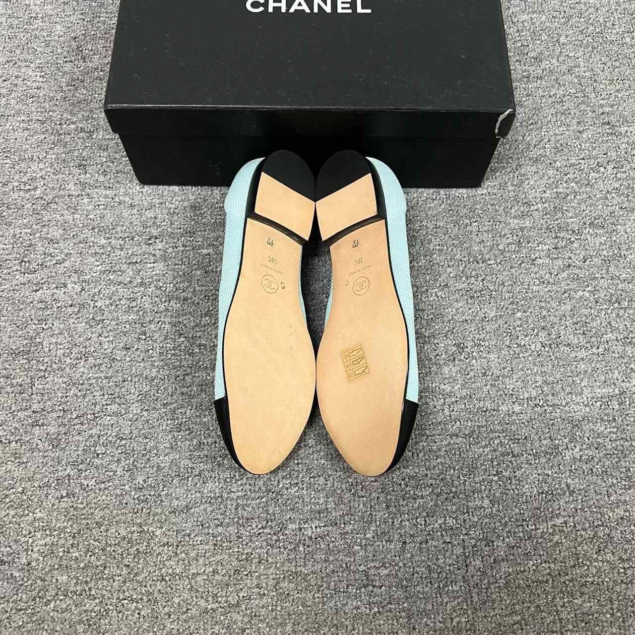 Chanel Chanel Two-Tone Blue Black Knit Ballet Flats Size US 7 / IT 37 - 5 Thumbnail
