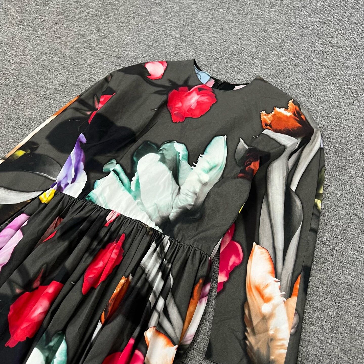 Prada Prada Runway Floral Long-Sleeve Dress Size XS / US 0-2 / IT 36-38 - 7 Thumbnail