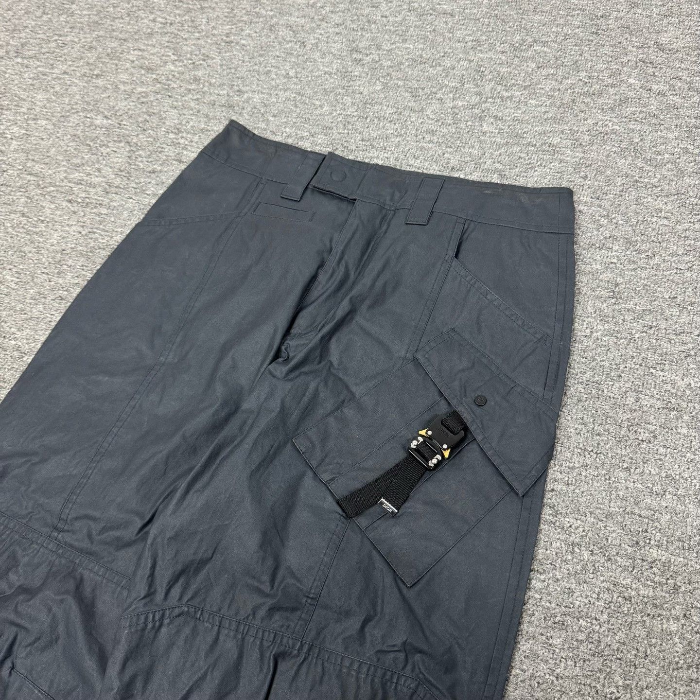 Dior Dior Dark Gray Lock Buckle Utility Cargo Pants Size US 28 / EU 44 - 2 Thumbnail