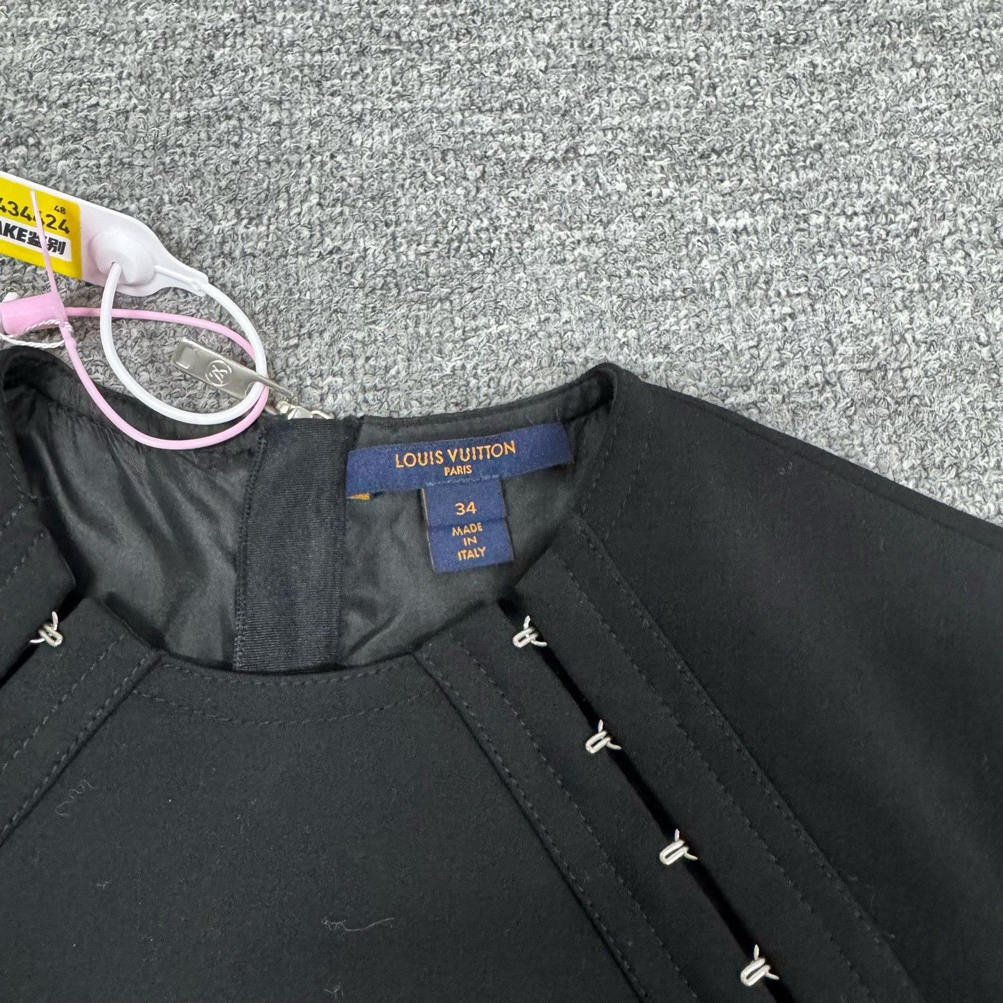 Louis Vuitton Louis Vuitton Black Strap Wool-Silk Dress 34 Size XXS / US 00 / IT 34 - 4 Thumbnail