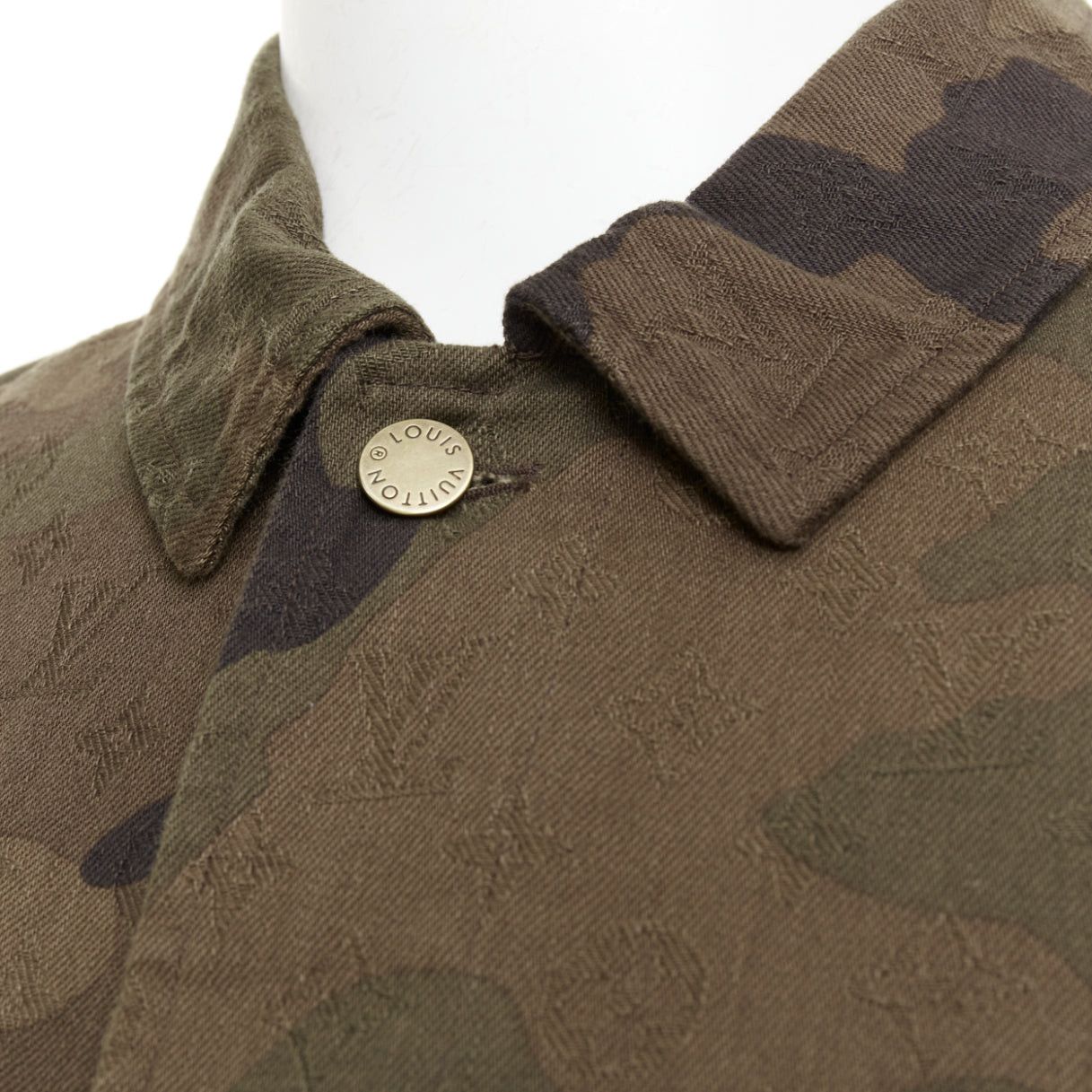 Louis Vuitton rare LOUIS VUITTON SUPREME 2017 green monogram camo jacquard chore jacket FR44 XS Size US XS / EU 42 / 0 - 9 Thumbnail