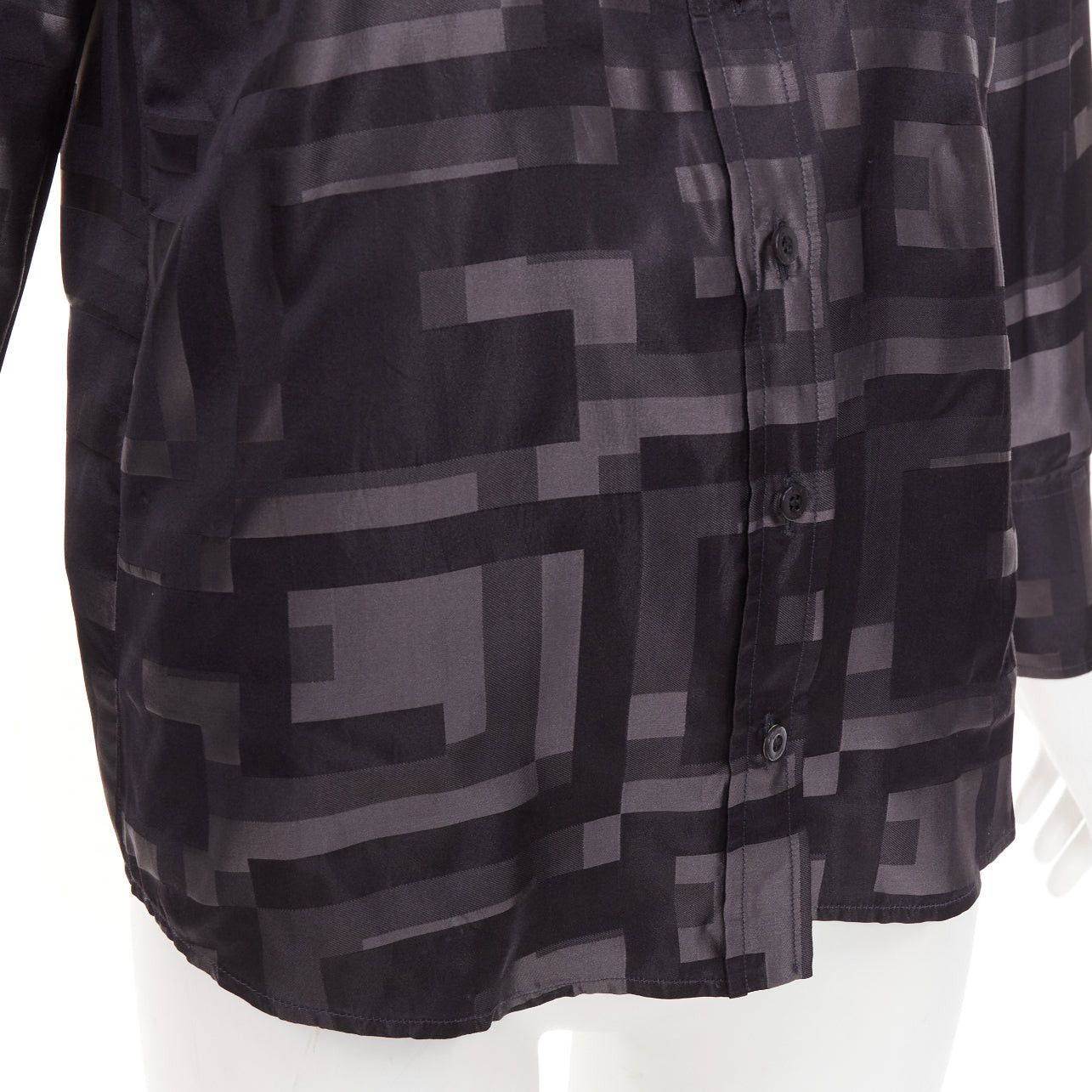 Gucci GUCCI SS1998 Tom Ford Vintage black grey geometric Square G woven jacquard shirt IT38 XS Size XS / US 0-2 / IT 36-38 - 7 Thumbnail