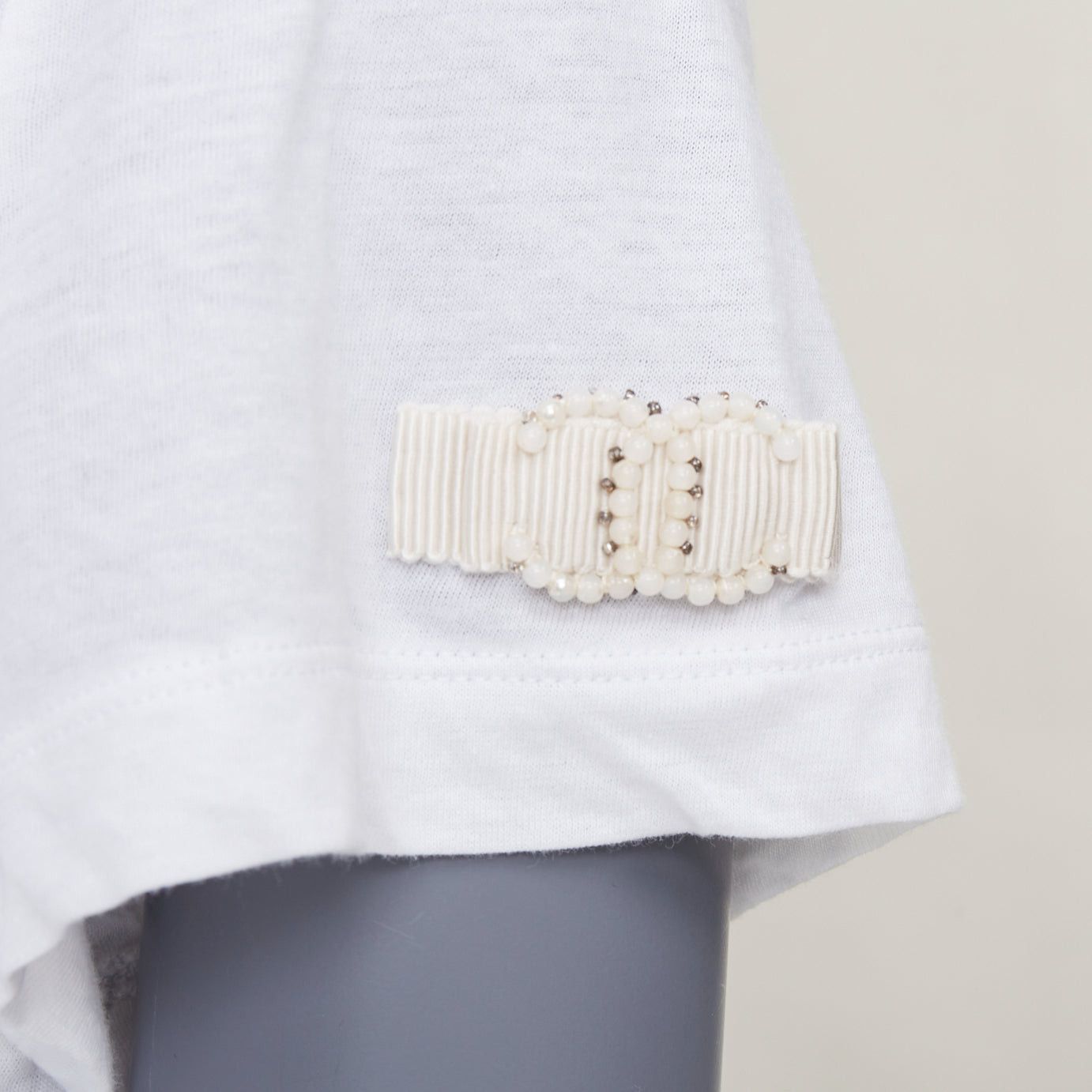 Chanel CHANEL 09P white cotton faux pearl ribbon CC logo short sleeve tshirt FR42 XL Size L / US 10 / IT 46 - 2 Thumbnail