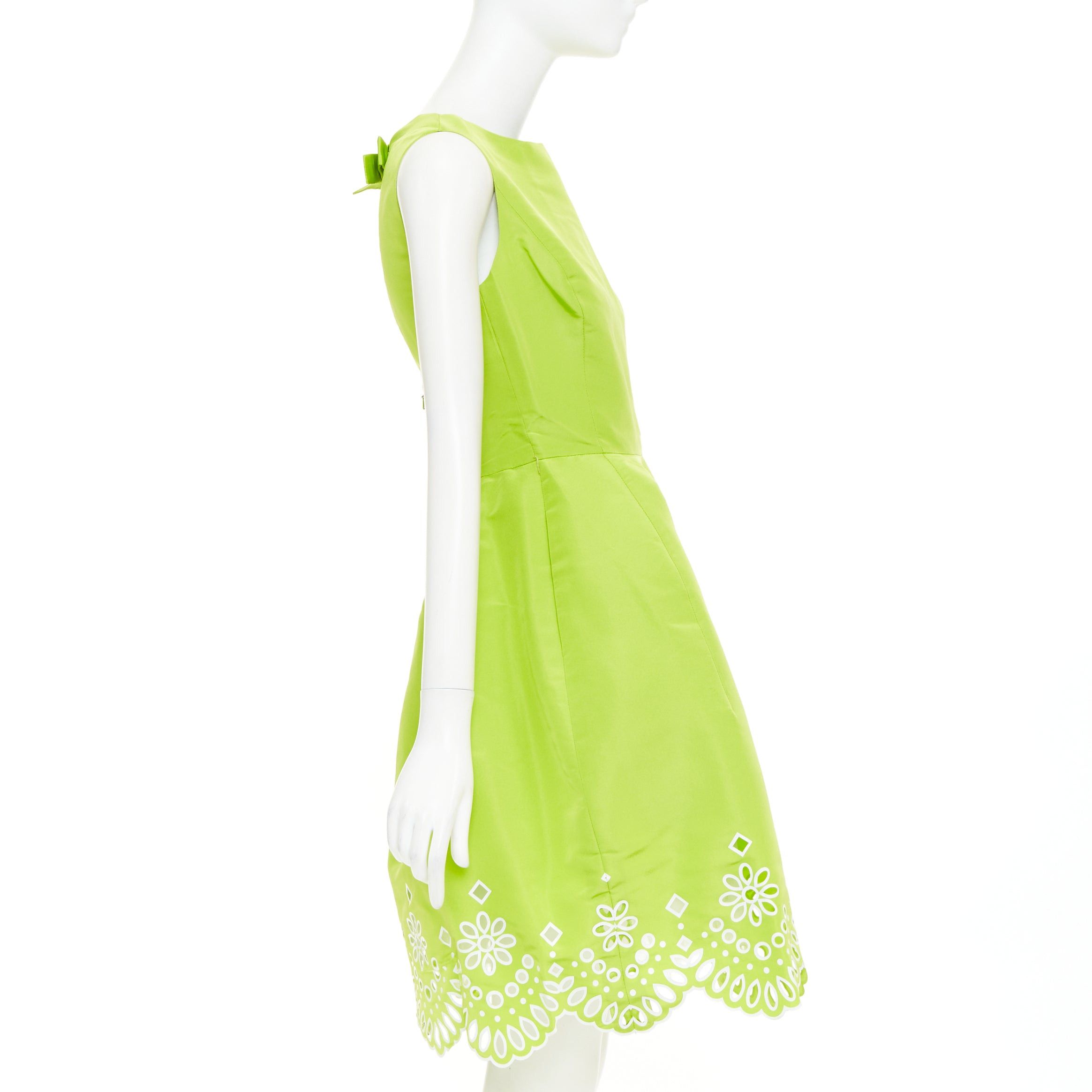 Oscar De La Renta OSCAR DE LA RENTA S15 light green silk organza scalloped eyelet fir flared dress US6 M Size M / US 6-8 / IT 42-44 - 4 Thumbnail