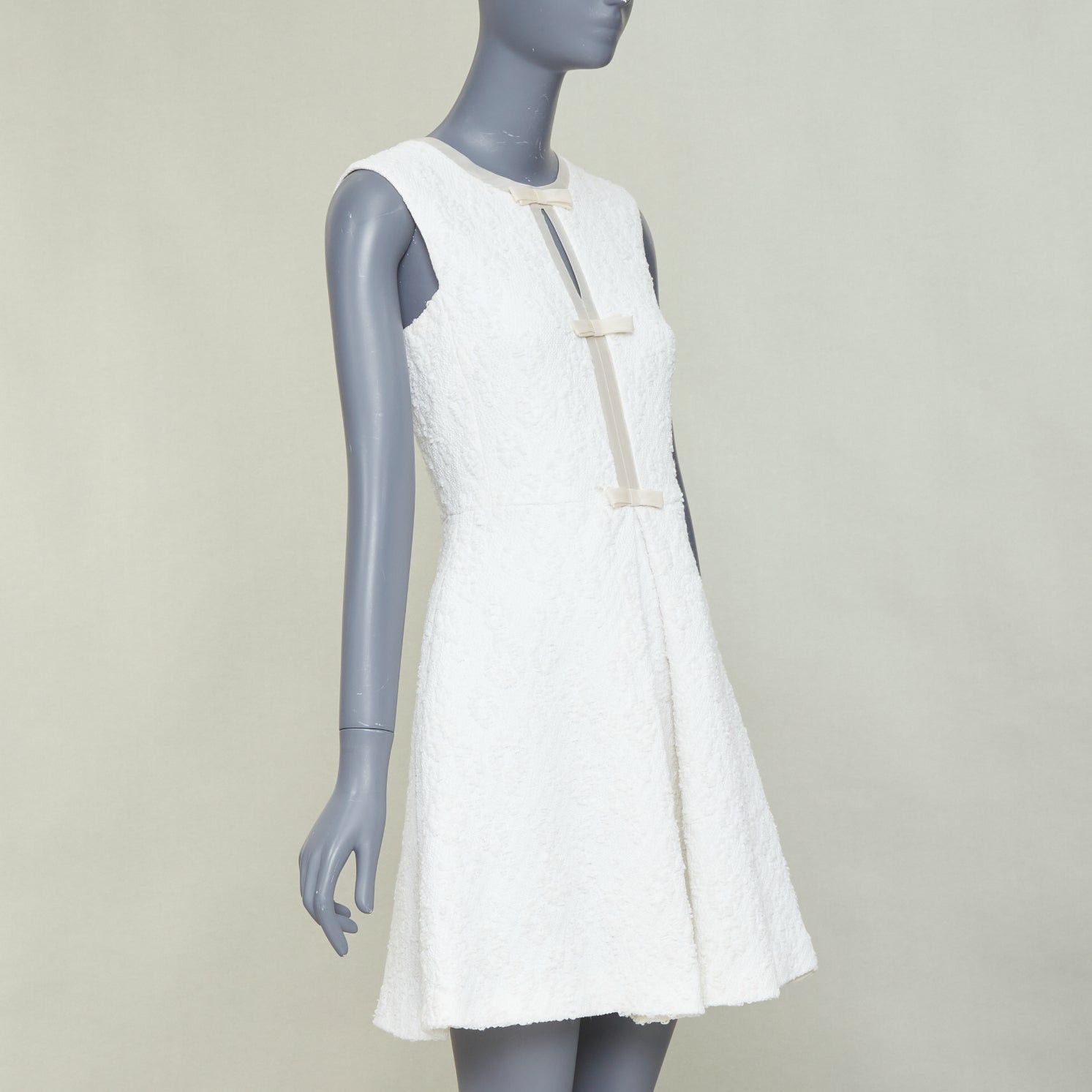 Giambattista Valli GIAMBATTISTA VALLI white flora boucle silk bow fit flare mini dress IT40 XS Size S / US 4 / IT 40 - 3 Thumbnail