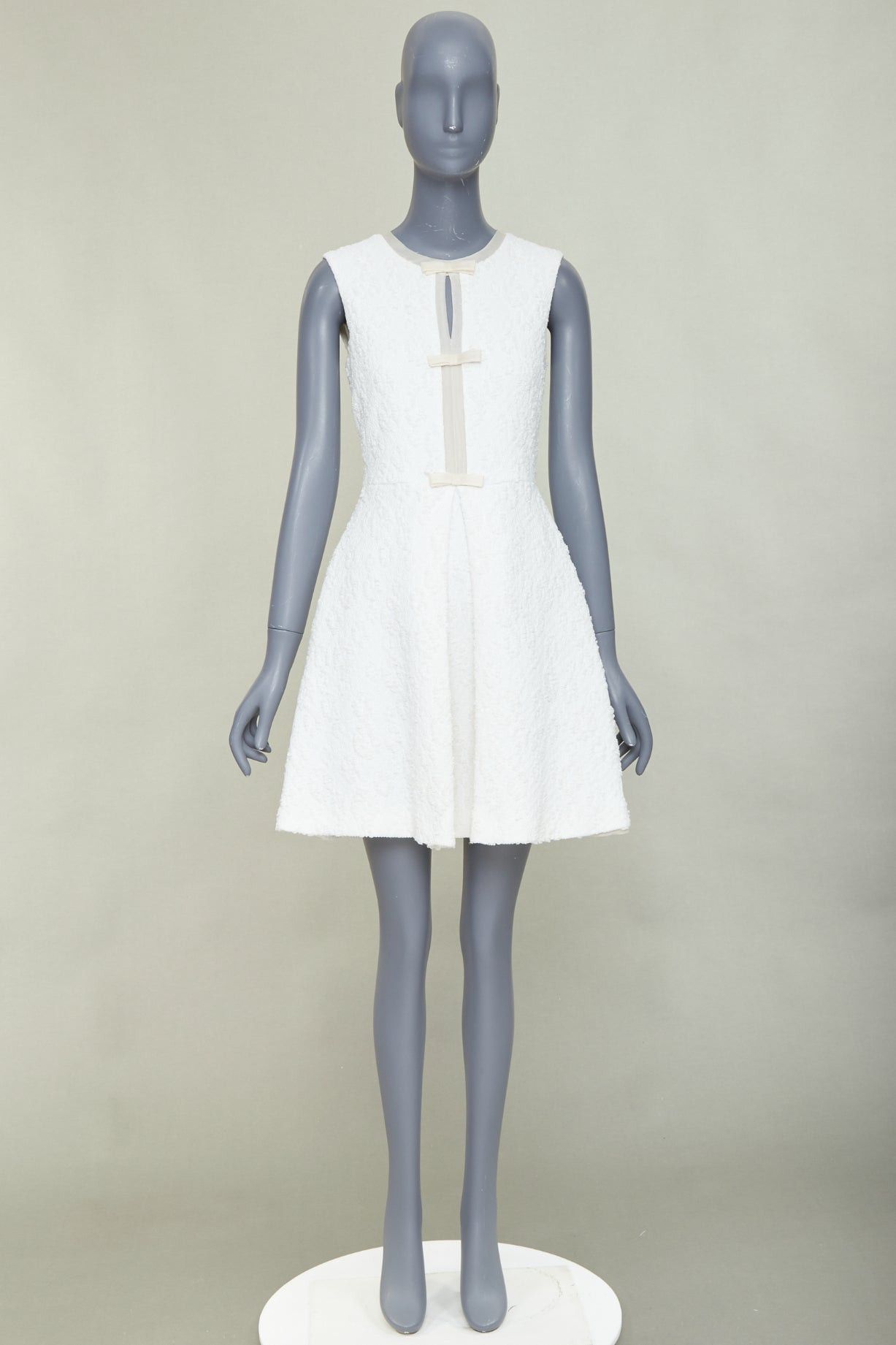 Giambattista Valli GIAMBATTISTA VALLI white flora boucle silk bow fit flare mini dress IT40 XS Size S / US 4 / IT 40 - 9 Thumbnail