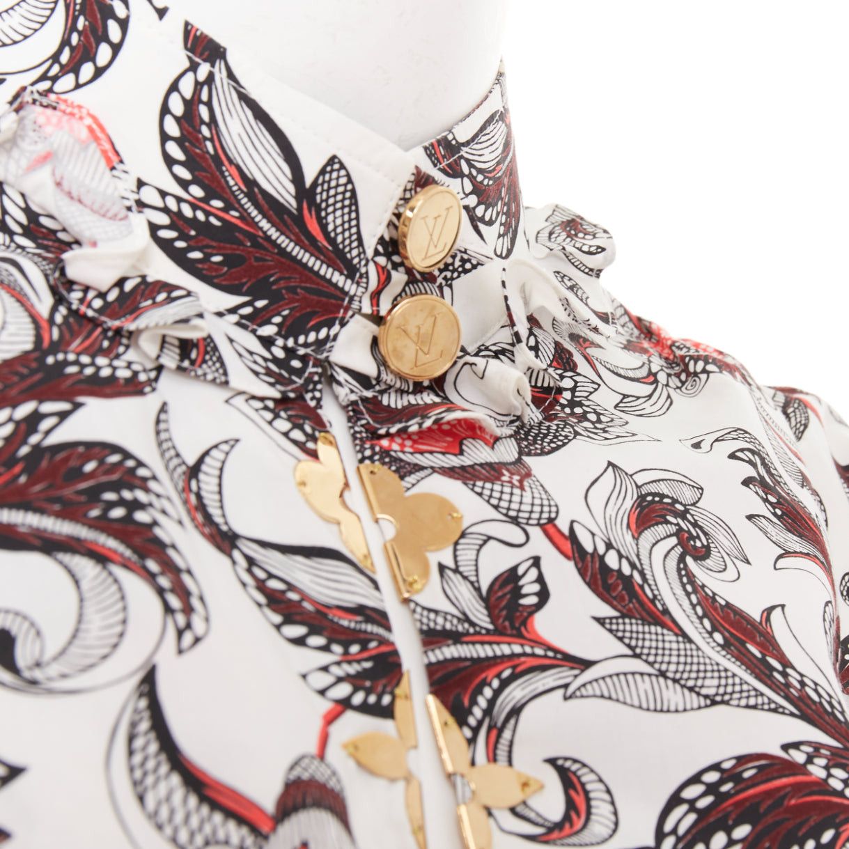 Louis Vuitton LOUIS VUITTON white red burgundy paisley floral print LV logo button ruffled shirt FR34 XS Size XS / US 0-2 / IT 36-38 - 2 Thumbnail