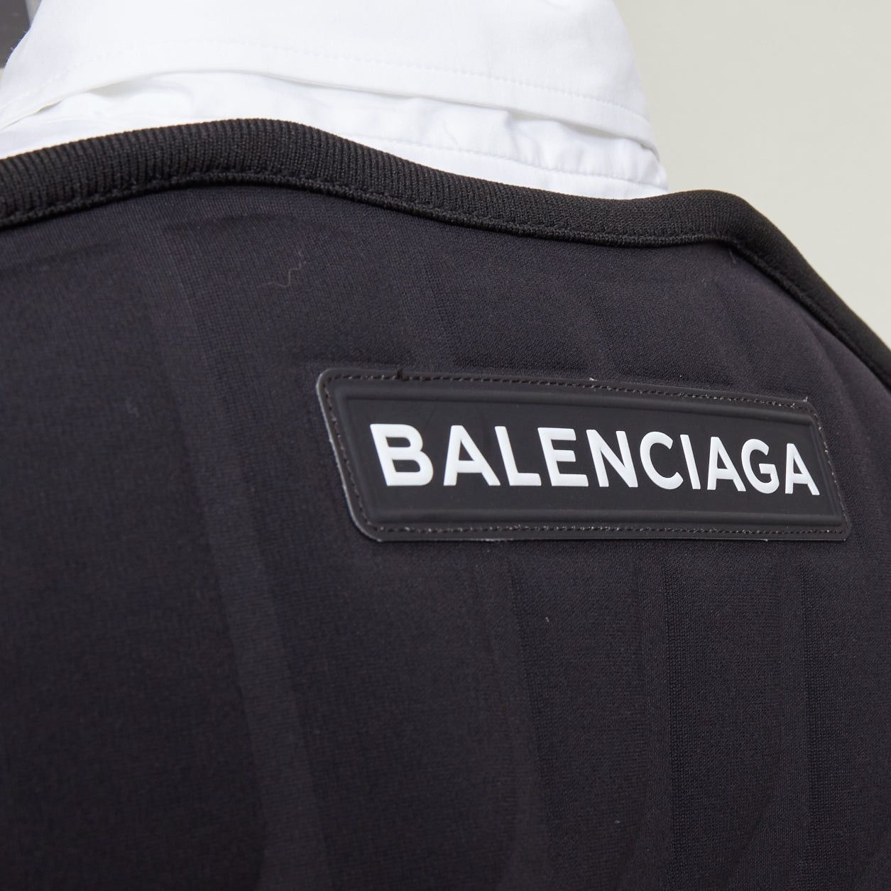 Balenciaga BALENCIAGA DEMNA 2017 Car Mat black padded white cotton deconstructed shirt FR36 S Size S / US 4 / IT 40 - 6 Thumbnail