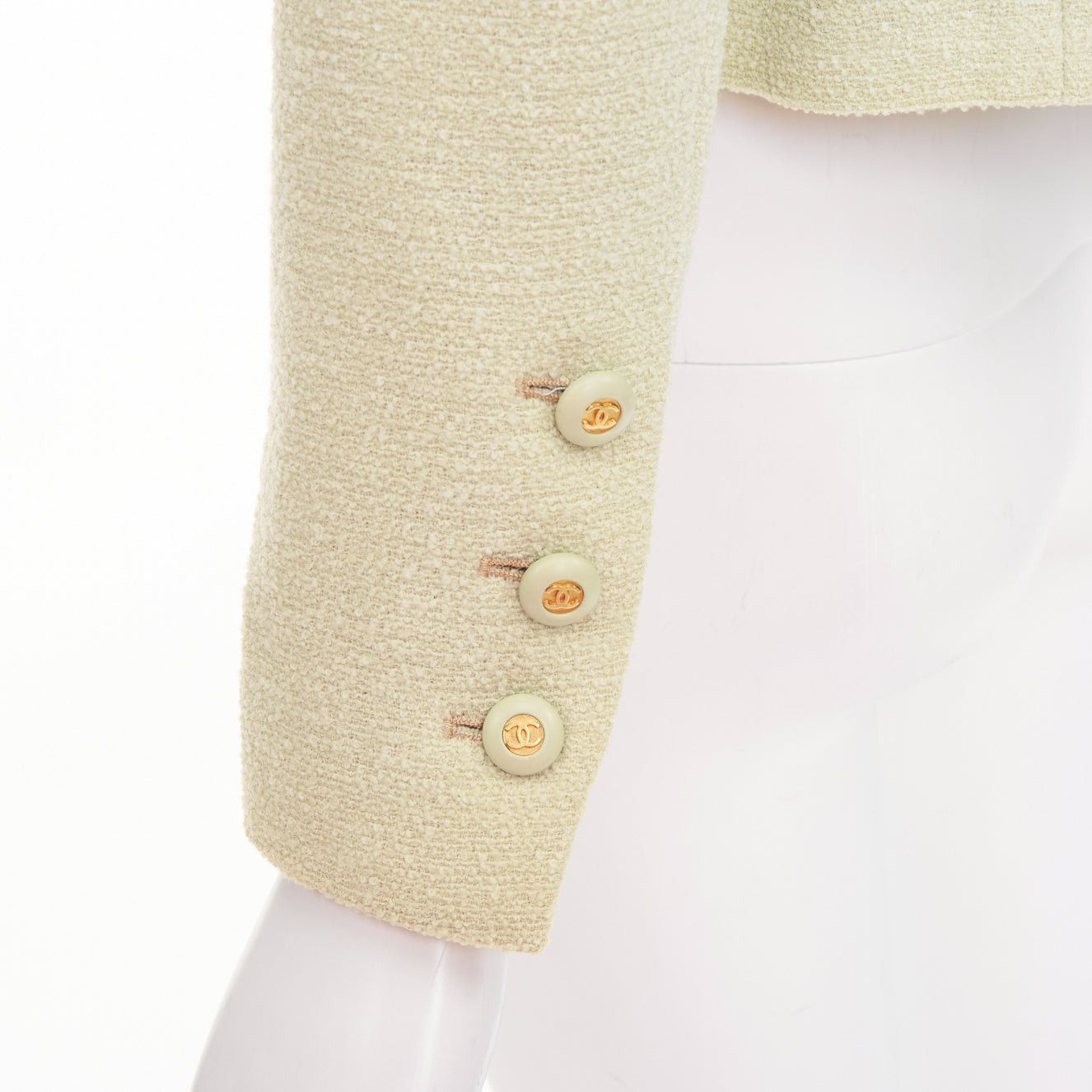 Chanel CHANEL 94P Vintage mint green boucle wool chain buttons cropped jacket FR42 XL Size L / US 10 / IT 46 - 2 Thumbnail
