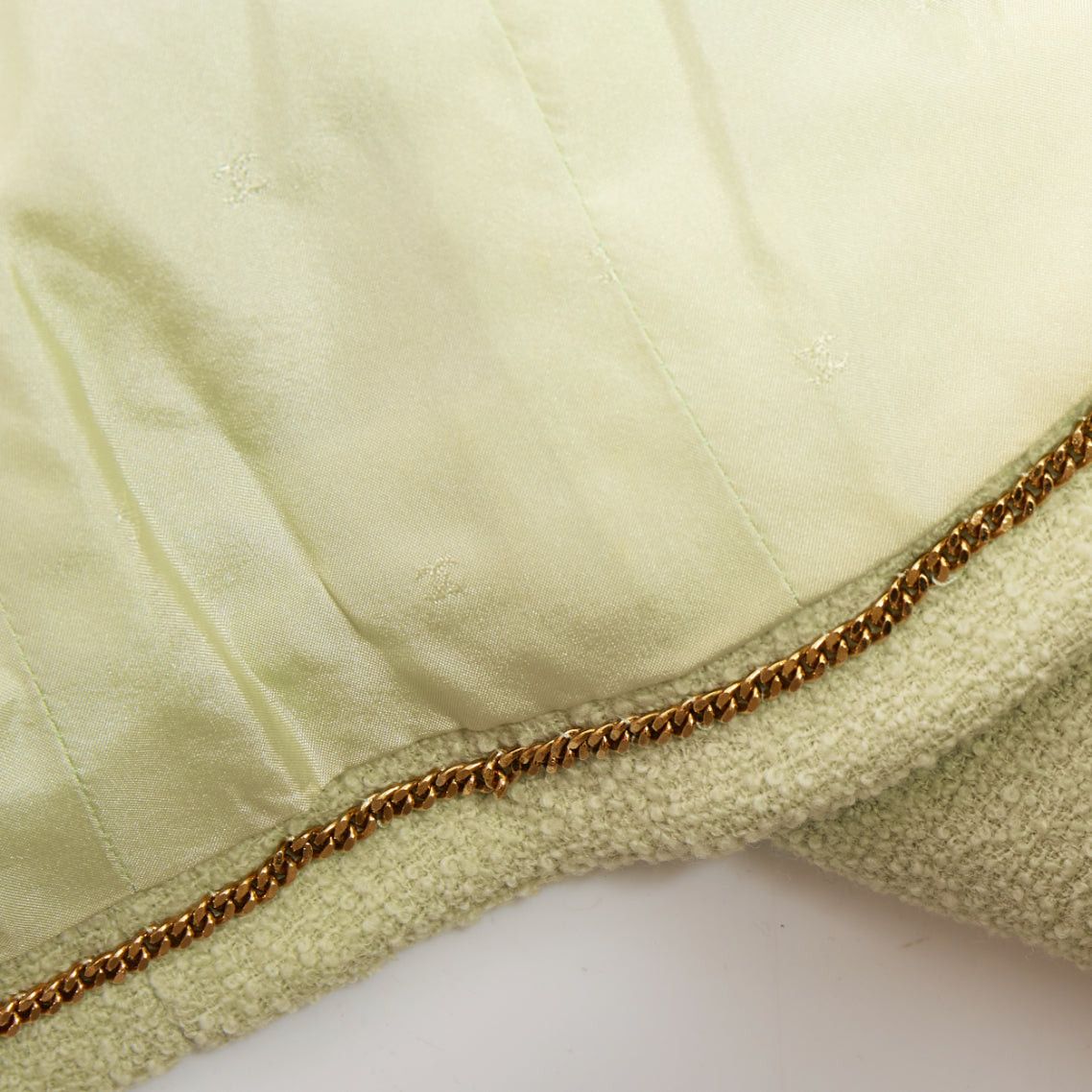 Chanel CHANEL 94P Vintage mint green boucle wool chain buttons cropped jacket FR42 XL Size L / US 10 / IT 46 - 10 Thumbnail
