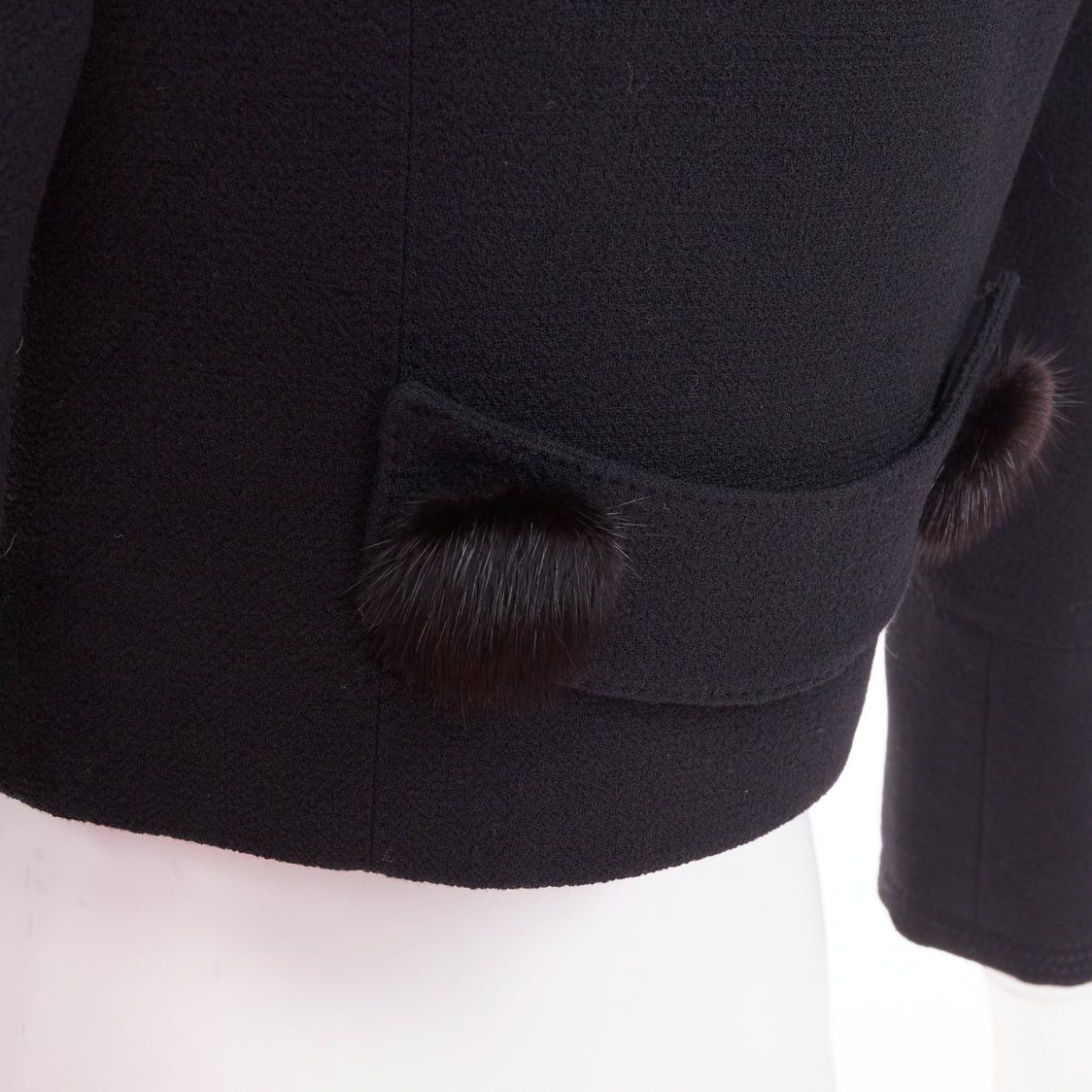 Louis Vuitton LOUIS VUITTON 2007 black wool crepe Mink fur button cropped jacket FR38 M Size M / US 6-8 / IT 42-44 - 8 Thumbnail