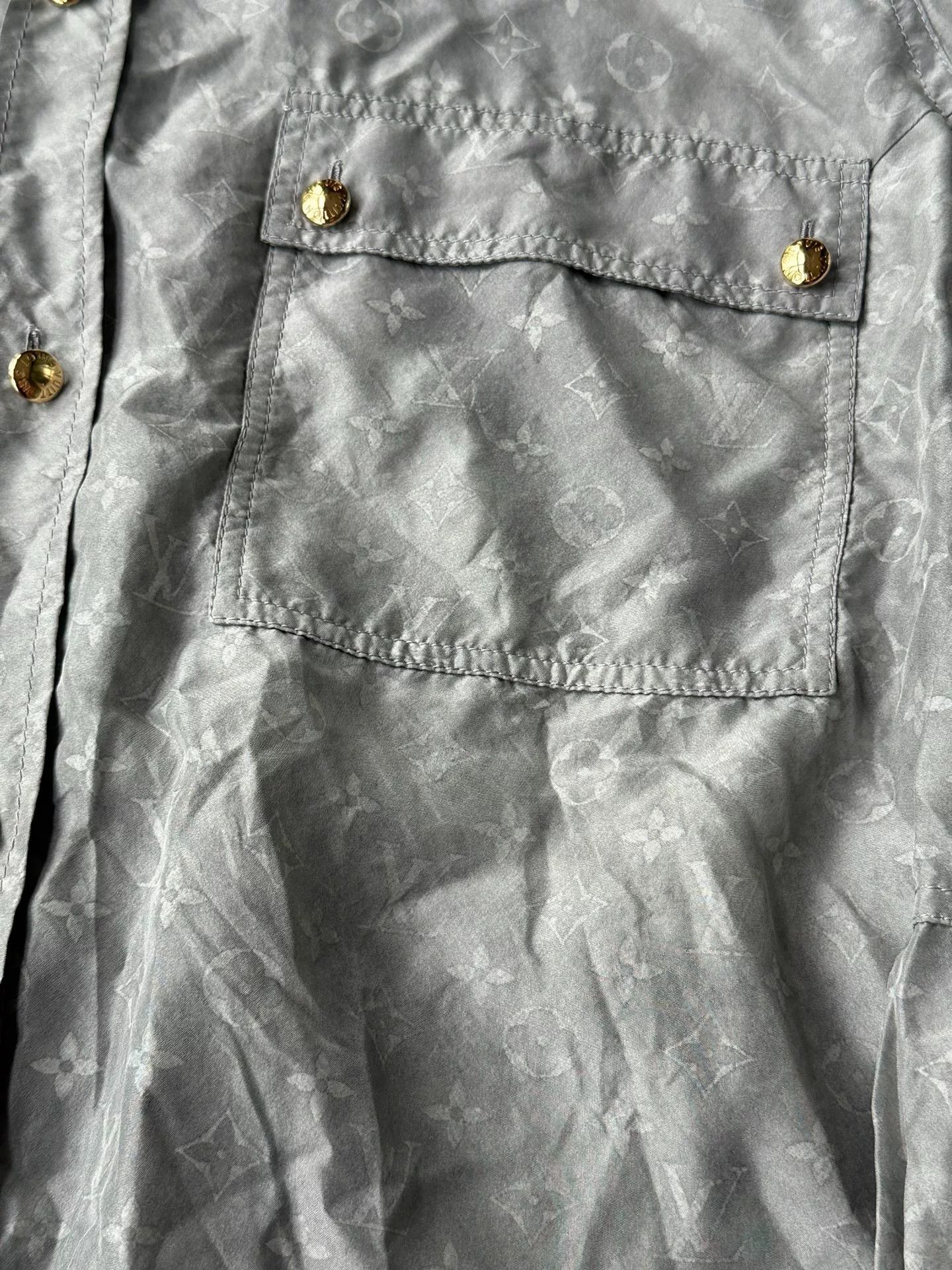 Louis Vuitton LV Show Collection Full Logo Silk Shirt Size XS / US 0-2 / IT 36-38 - 2 Thumbnail