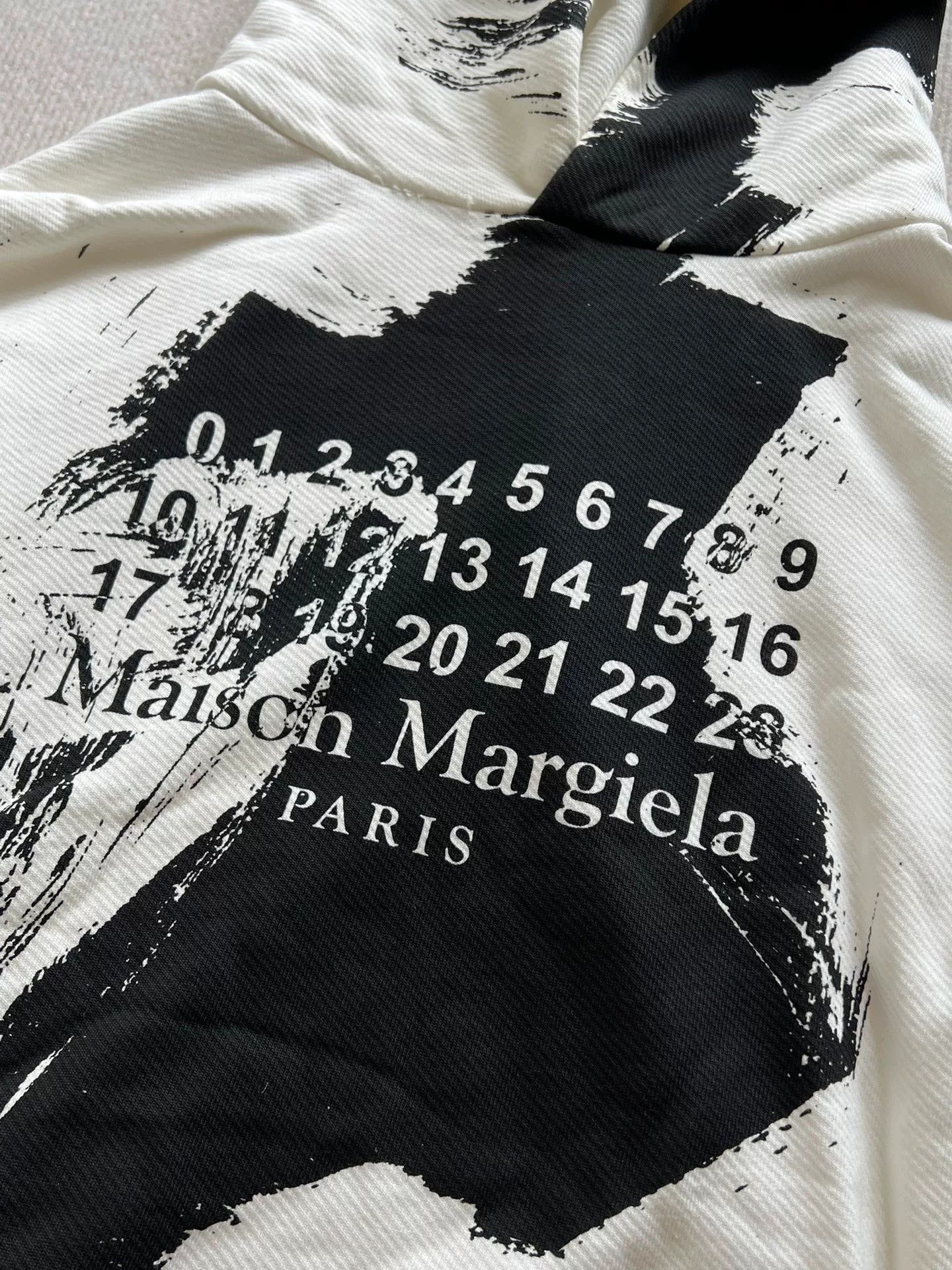 Maison Margiela Maison Margiela Splatter Print Hoodie Size US M / EU 48-50 / 2 - 6 Thumbnail