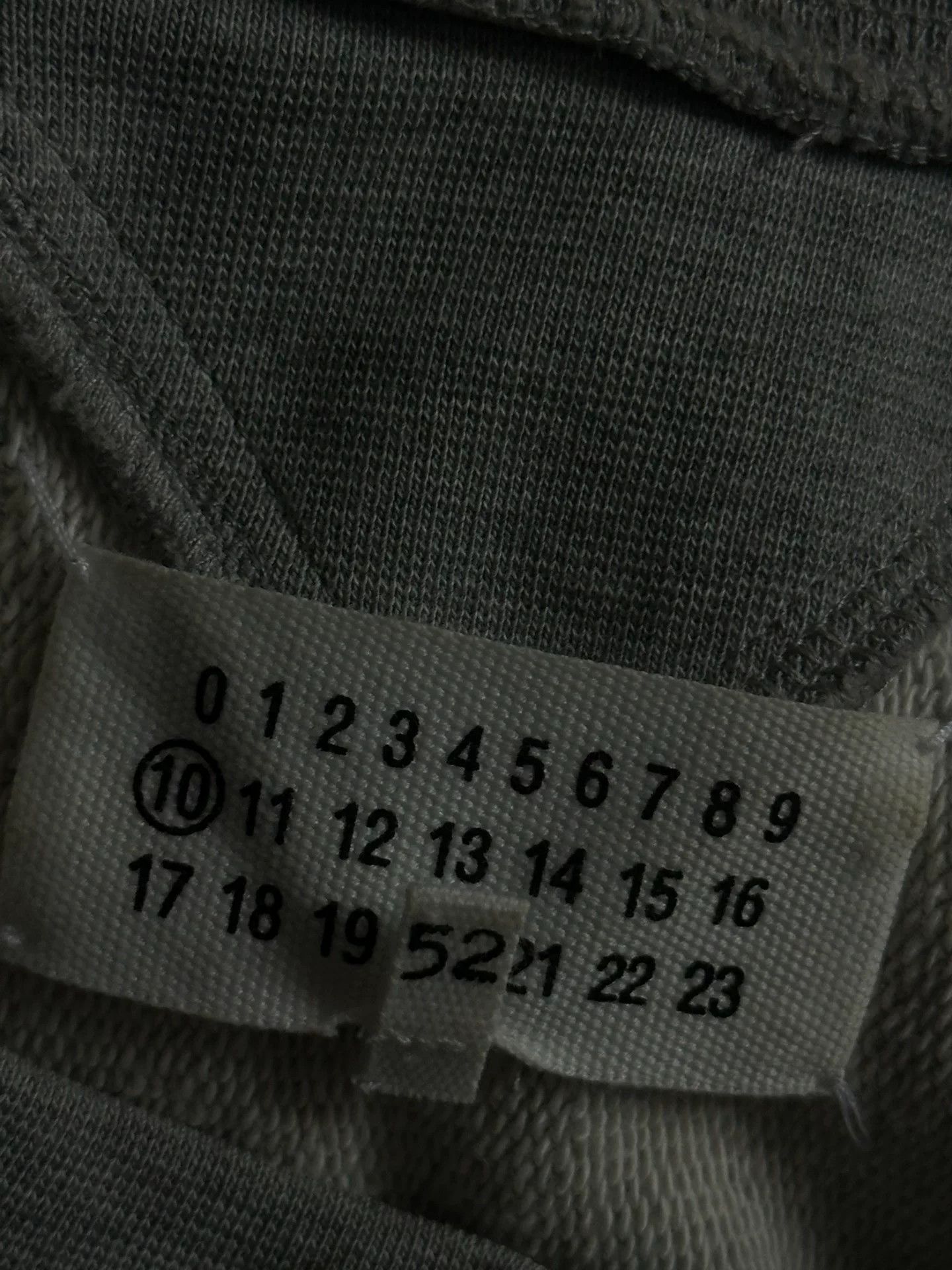Maison Margiela Maison Margiela Tag Sweatshirt Size US L / EU 52-54 / 3 - 3 Thumbnail