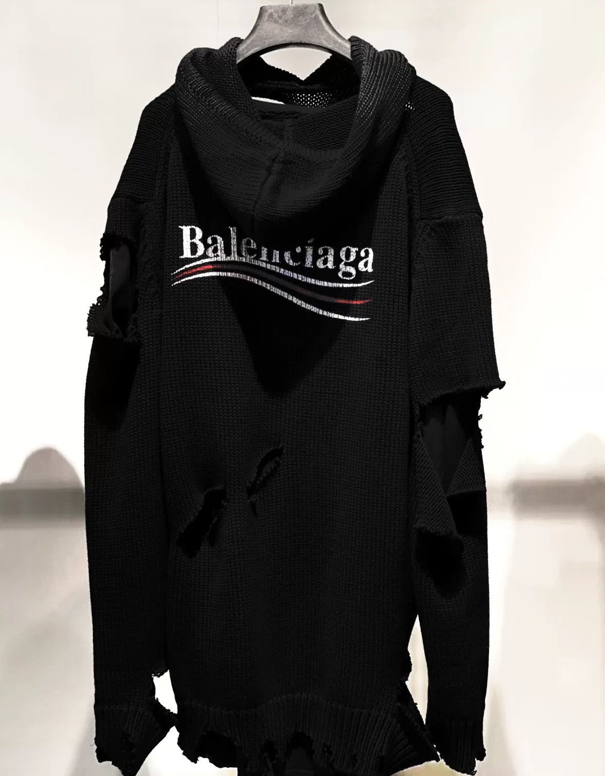 Balenciaga Balenciaga Distressed Hooded Show Sweatshirt Size US XS / EU 42 / 0 - 2 Thumbnail