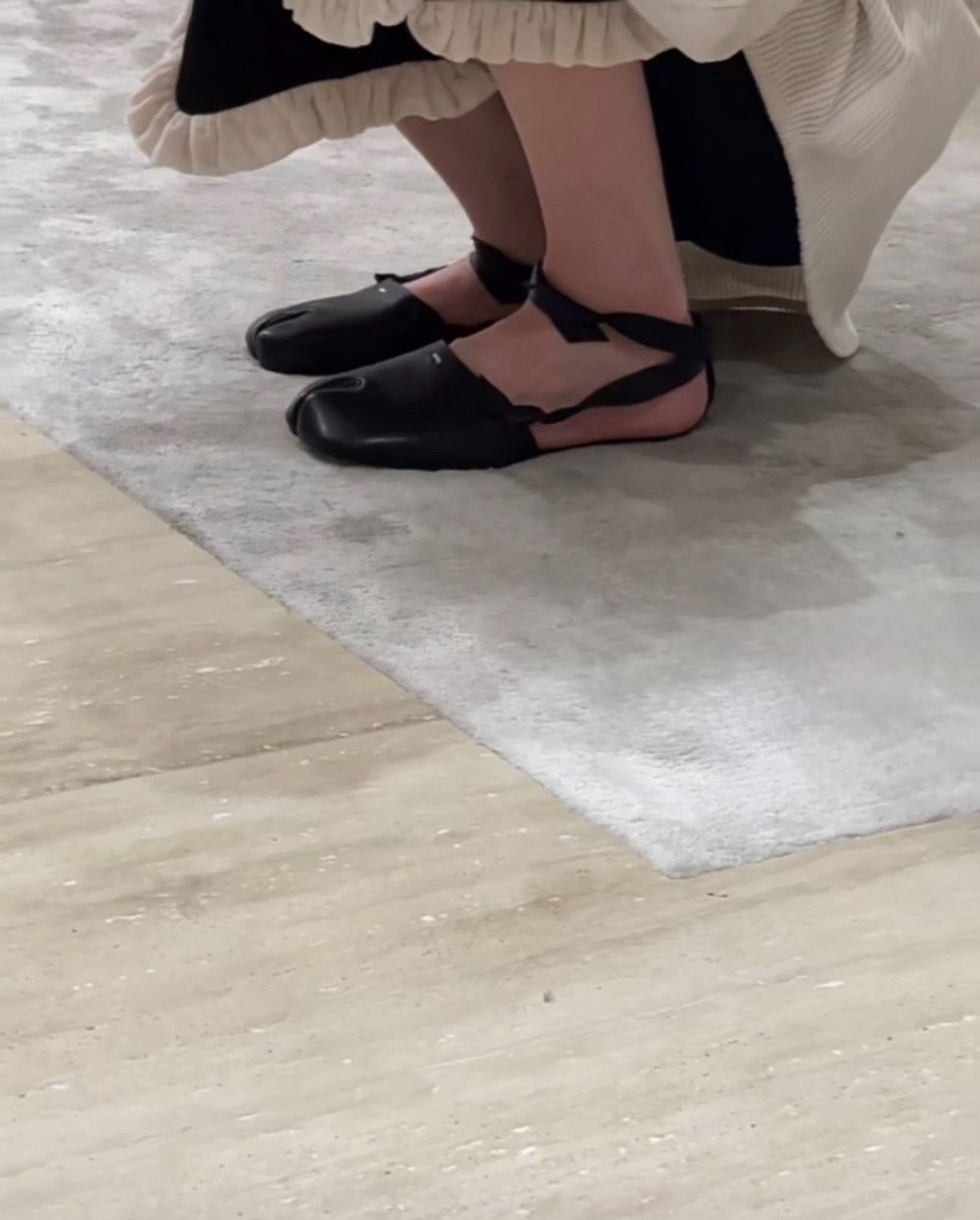 Maison Margiela Maison Margiela Tabi Toe Flat Ballet Shoes Size US 7.5 / IT 37.5 - 3 Thumbnail
