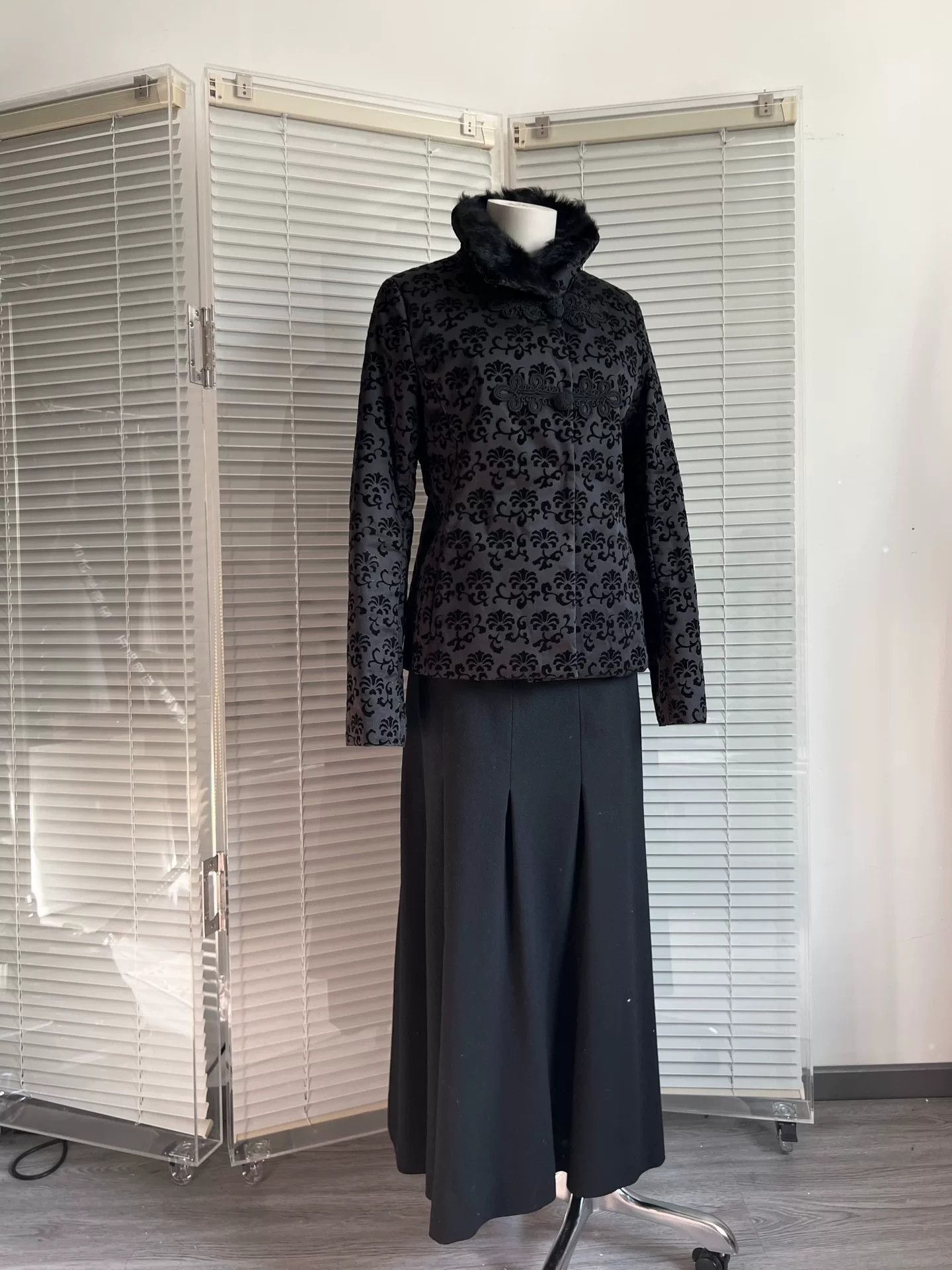 Vivienne Tam Vivienne Tam Flocked Print Chinese Button Coat Size S / US 4 / IT 40 - 3 Thumbnail