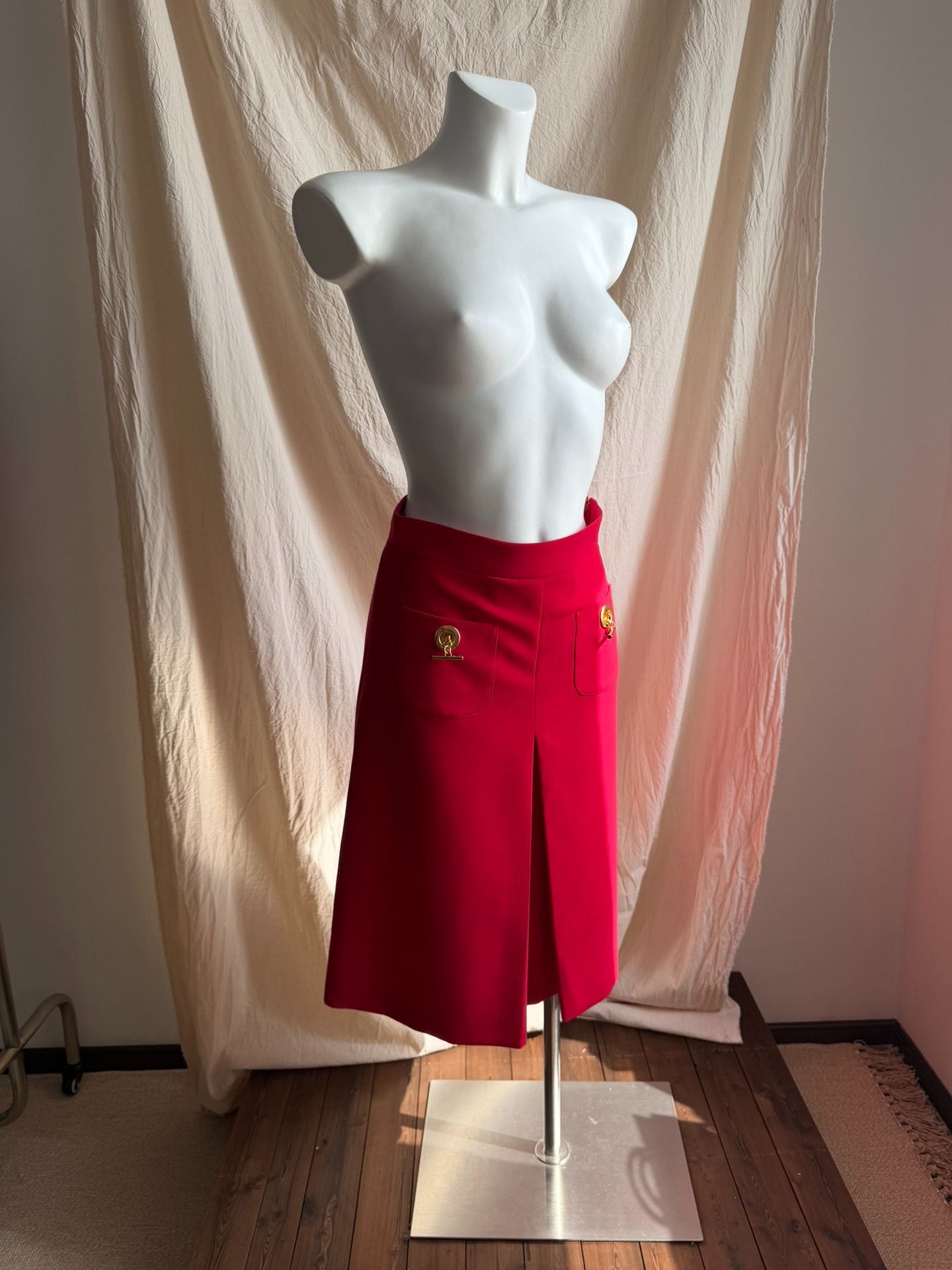 Moschino MOSCHINO Red Midi Skirt Size 27" / US 4 / IT 40 - 2 Thumbnail