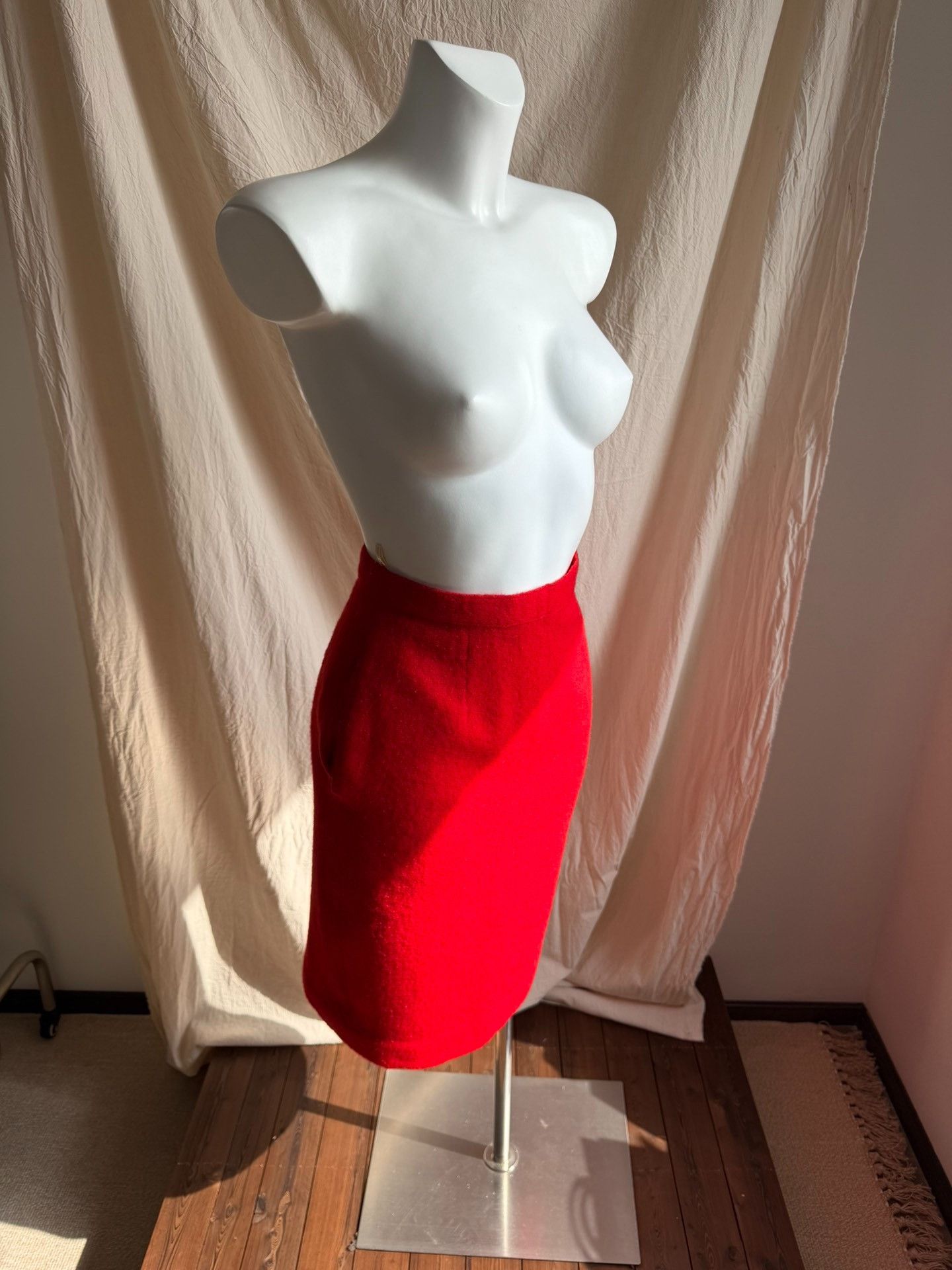 Issey Miyake ISSEYsport Red Wool Midi Skirt Size 25" / US 0 / IT 36 - 3 Thumbnail