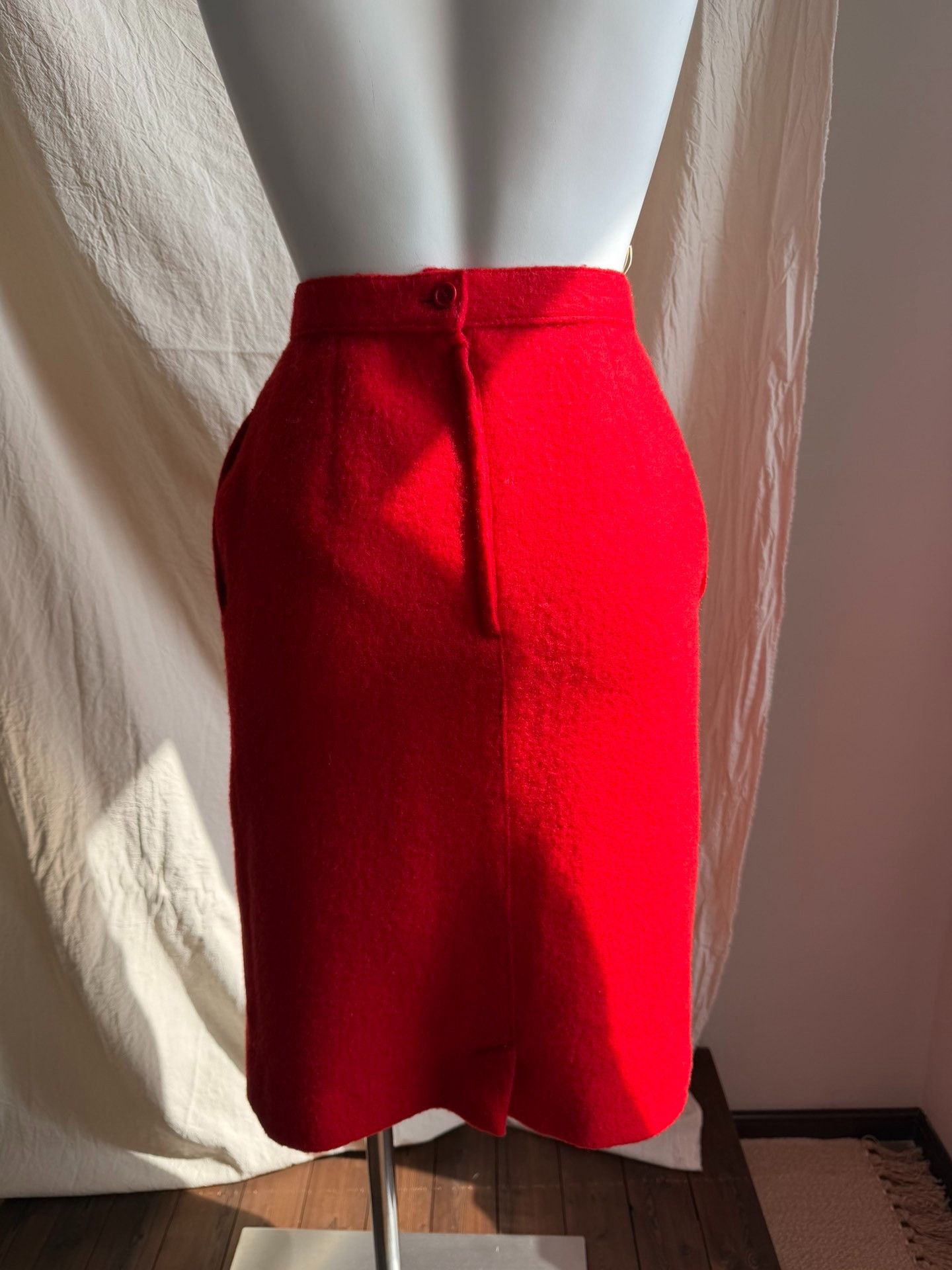 Issey Miyake ISSEYsport Red Wool Midi Skirt Size 25" / US 0 / IT 36 - 7 Thumbnail