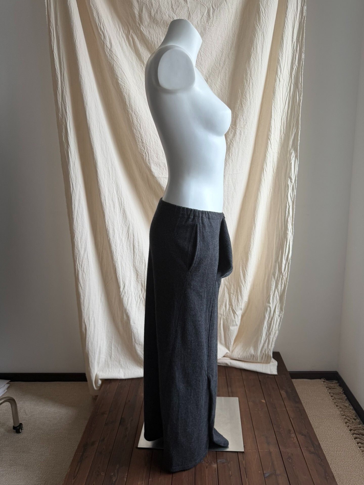 Yohji Yamamoto Y'sforliving Charcoal Wool Midi Skirt Size 42" / US 20 - 6 Thumbnail