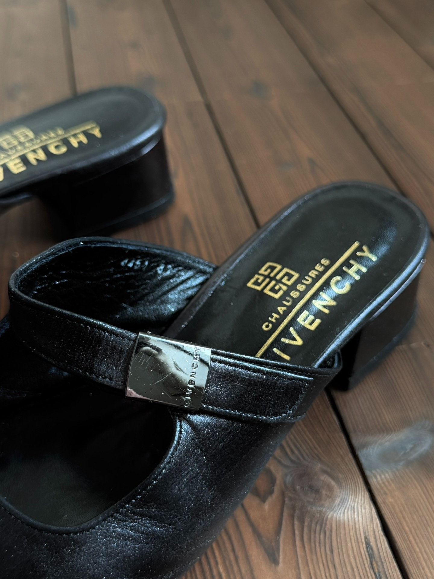 Givenchy Givenchy Vintage Black Leather Glitter Low-Heel Mules Size US 6 / IT 36 - 5 Thumbnail