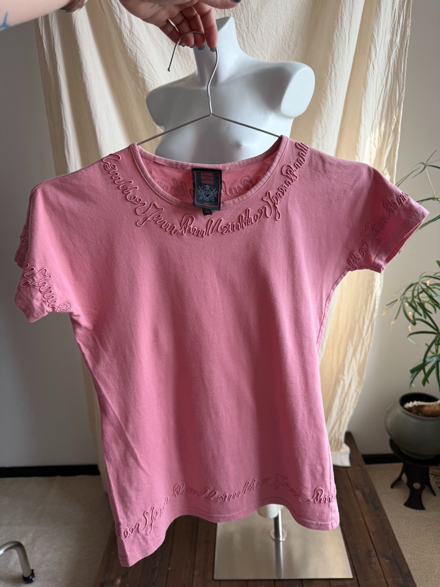 Jean Paul Gaultier Jean Paul Gaultier Embroidered Batwing Pink T-shirt Size S / US 4 / IT 40 - 9 Thumbnail