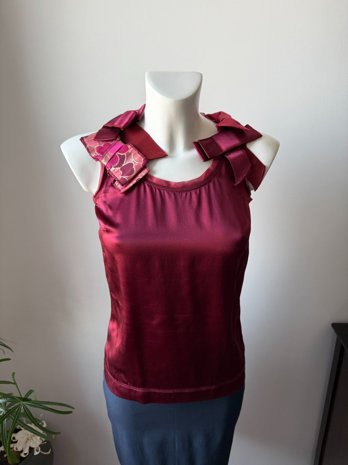 Dolce & Gabbana Dolce & Gabbana Burgundy Silk Vest Size XS / US 0-2 / IT 36-38 - 2 Thumbnail