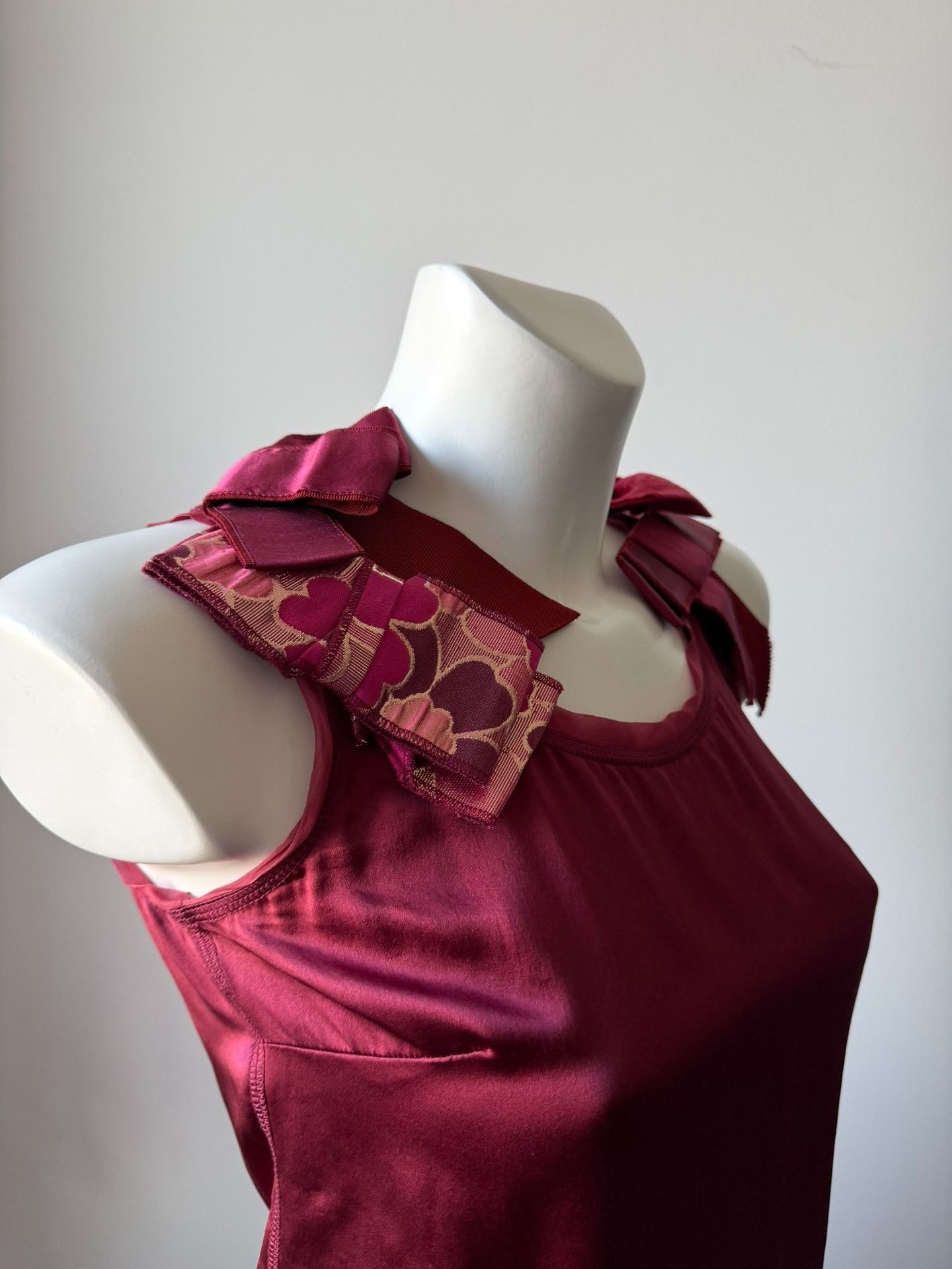 Dolce & Gabbana Dolce & Gabbana Burgundy Silk Vest Size XS / US 0-2 / IT 36-38 - 4 Thumbnail