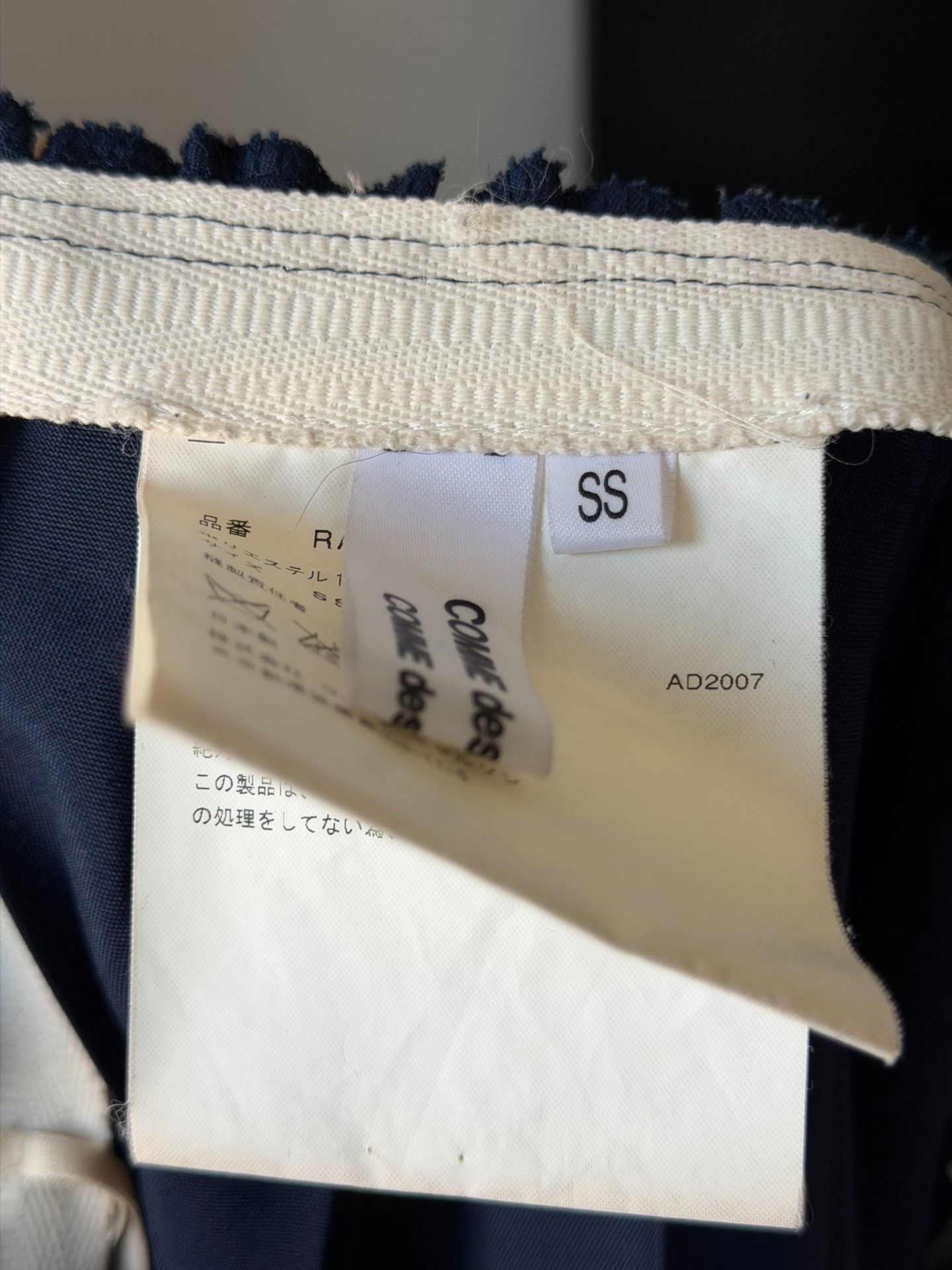 Comme des Garcons COMME des GARCONS Navy Asymmetric Pleated Skirt Size 24" / US 00 / IT 34 - 7 Thumbnail