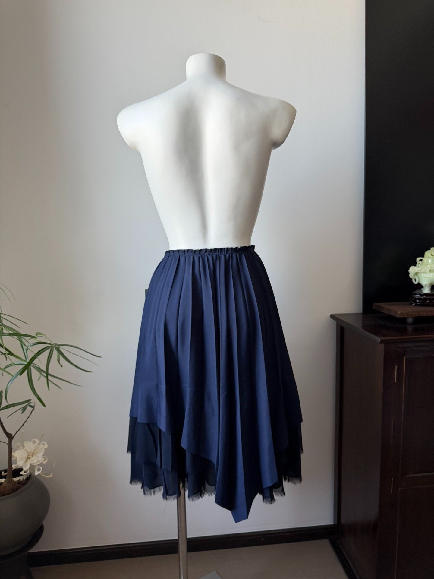 Comme des Garcons COMME des GARCONS Navy Asymmetric Pleated Skirt Size 24" / US 00 / IT 34 - 5 Thumbnail