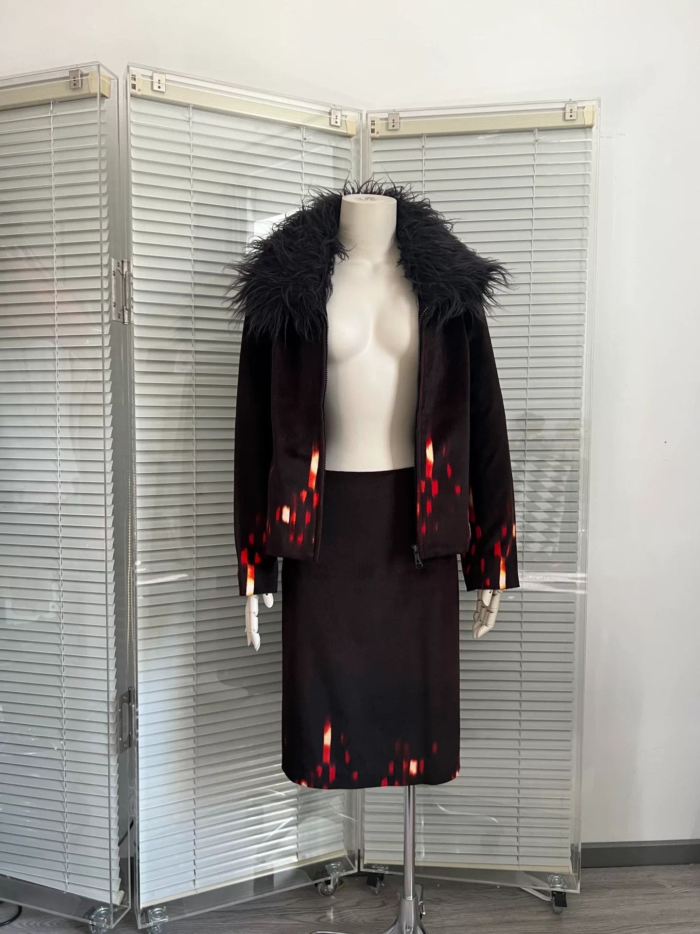 Vivienne Tam VIVIENNETAM Black Fur Collar Winter Set Size XS / US 0-2 / IT 36-38 - 8 Thumbnail