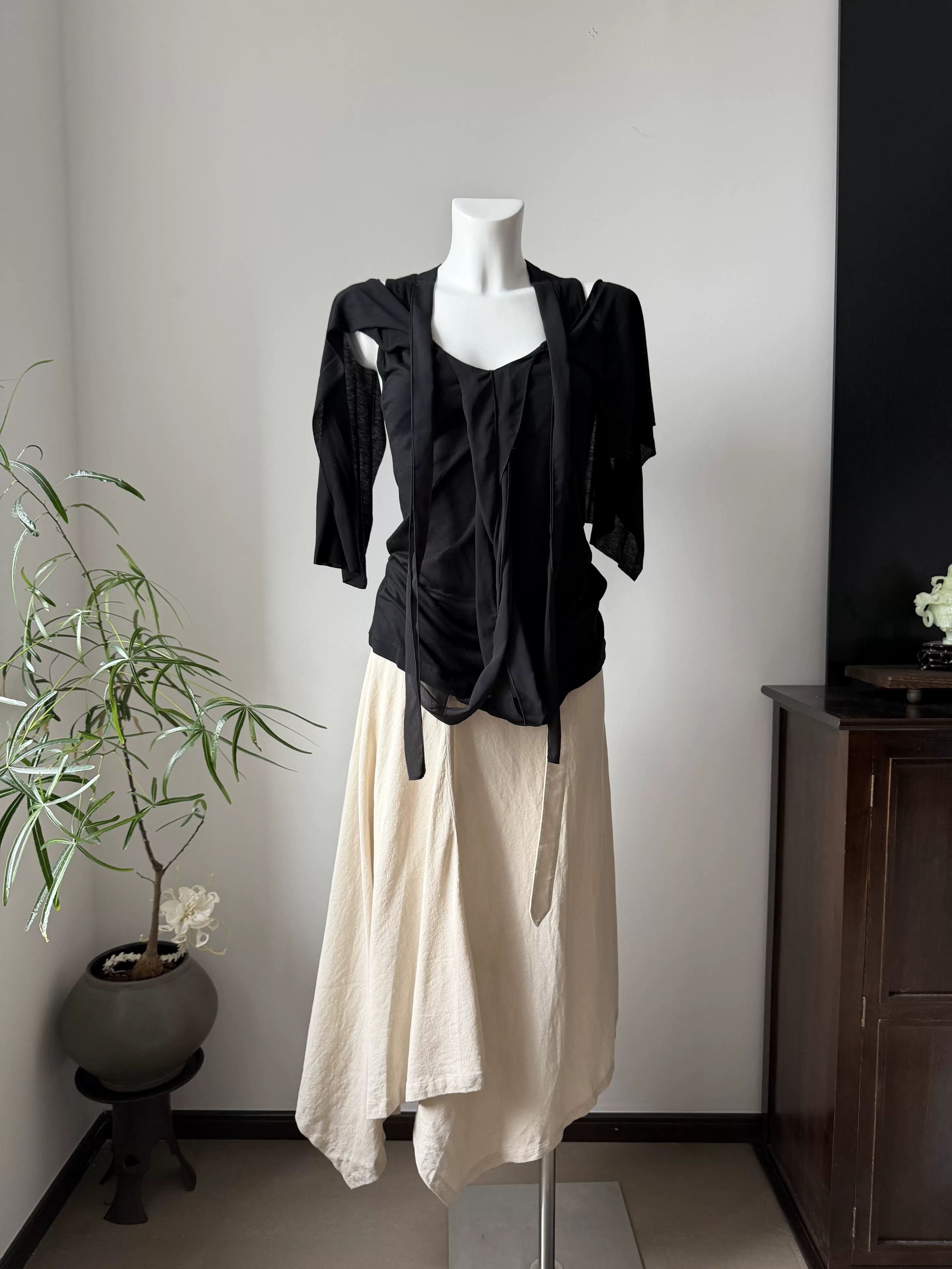 YITAI Black Irregular Strap Decor Stretch Vest Size M / US 6-8 / IT 42-44 - 3 Thumbnail