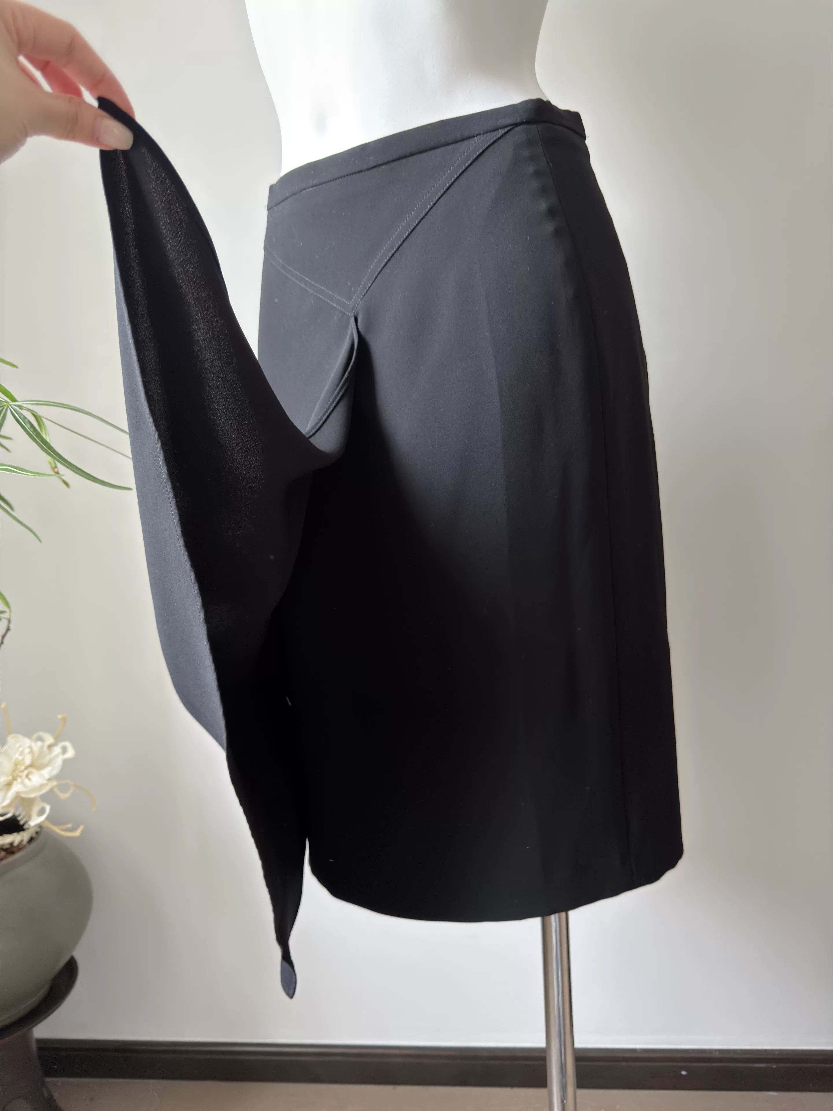 Max Mara MaxMara Black Irregular Hem Skirt Size 32" / US 10 / IT 46 - 3 Thumbnail