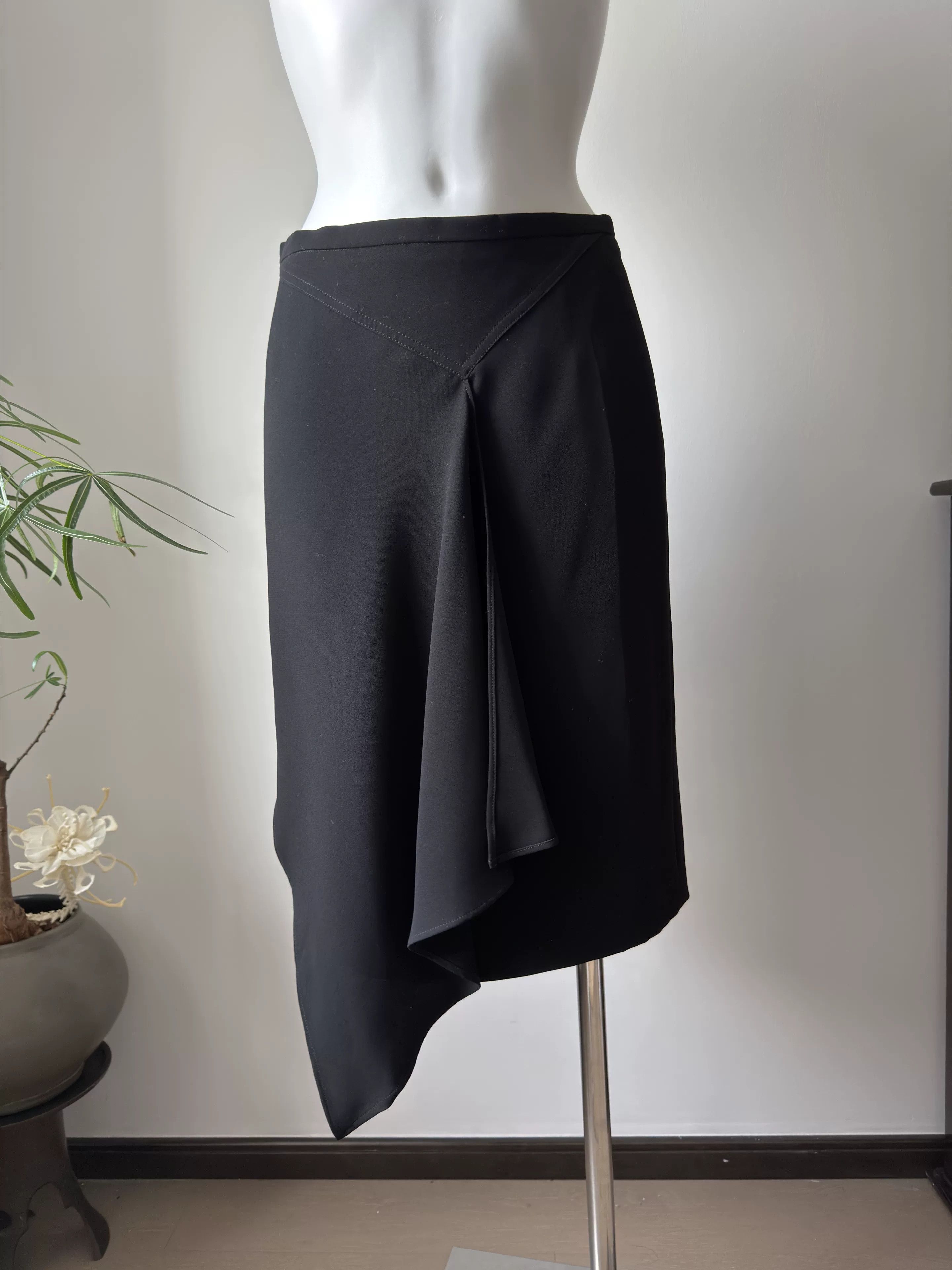 Max Mara MaxMara Black Irregular Hem Skirt Size 32" / US 10 / IT 46 - 2 Thumbnail